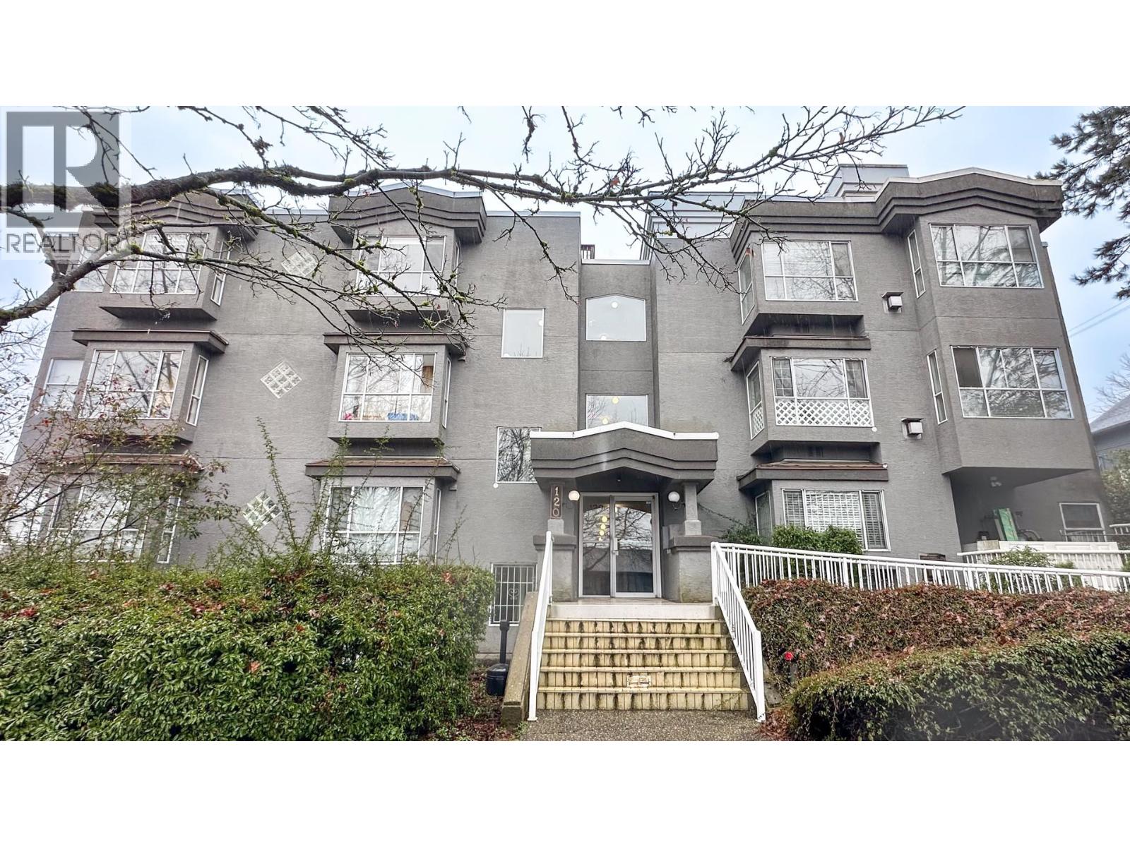 302 120 GARDEN DRIVE, Vancouver, British Columbia