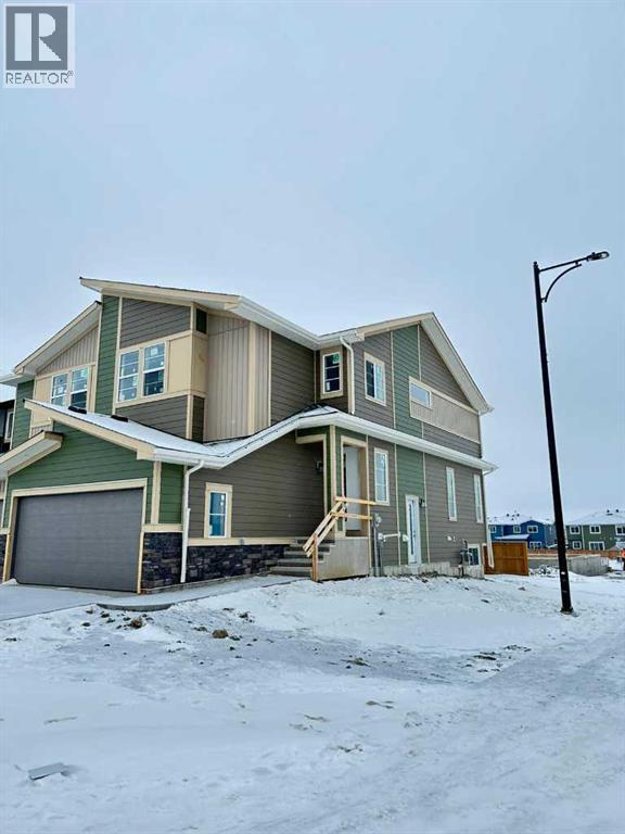 99 Waterford Mews, Chestermere, Alberta  T1X 3B7 - Photo 1 - A2276924