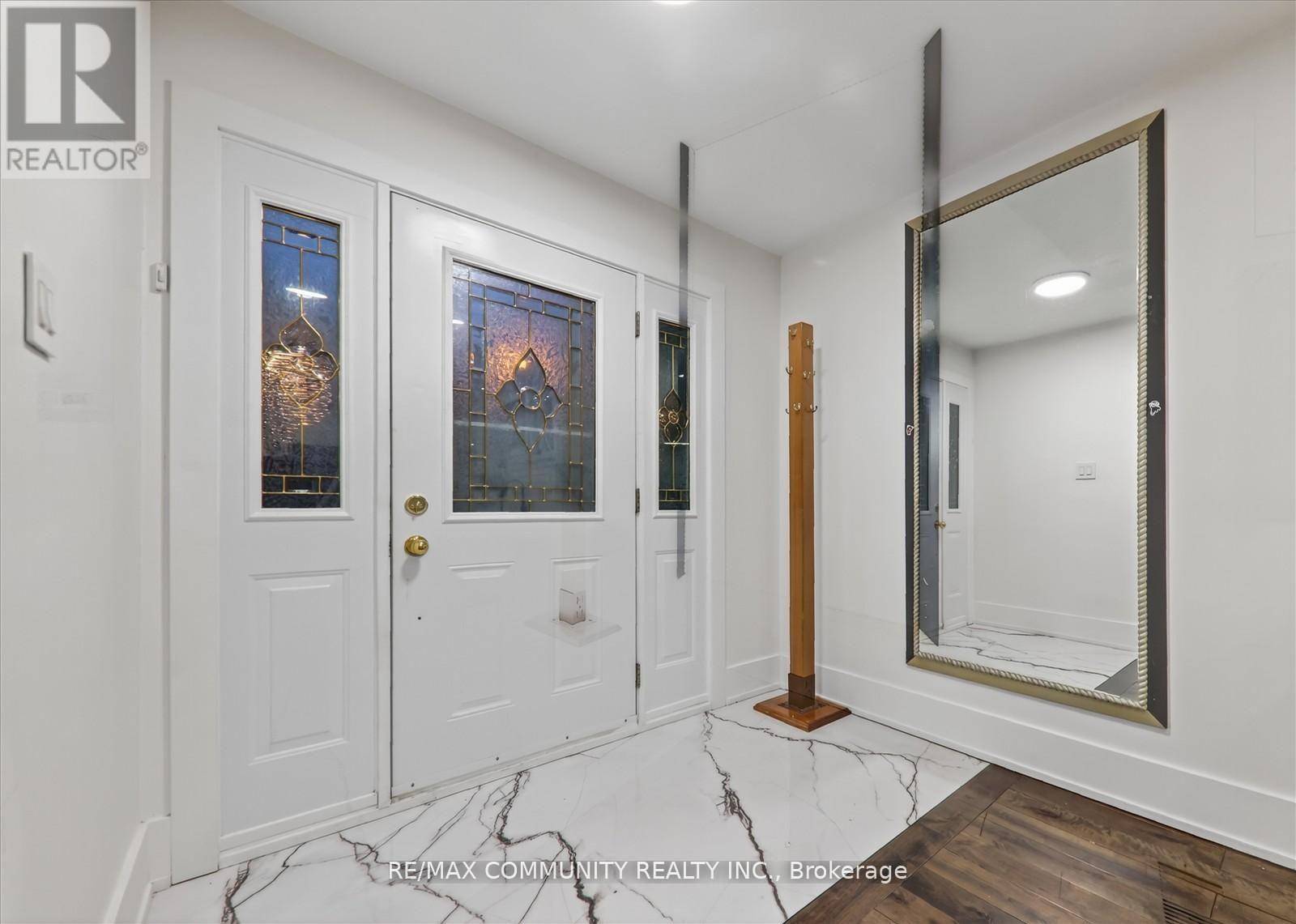 Main Fl - 14 Pineslope Crescent, Toronto, Ontario  M1E 4M4 - Photo 2 - E12777868