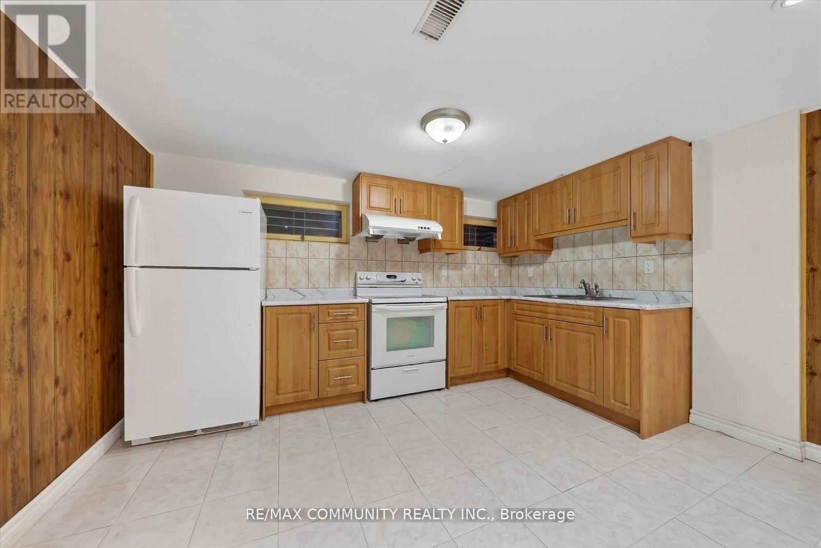Lower - 14 Pineslope Crescent, Toronto, Ontario  M1E 4M4 - Photo 6 - E12777872