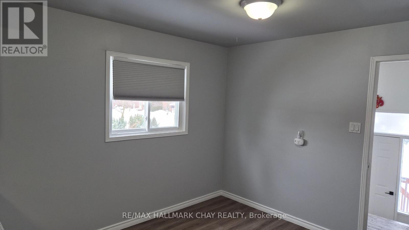 Upper - 48 Porritt Street, Barrie, Ontario  L4N 6Y3 - Photo 11 - S12777884