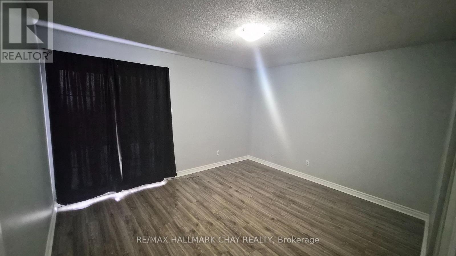 Upper - 48 Porritt Street, Barrie, Ontario  L4N 6Y3 - Photo 17 - S12777884