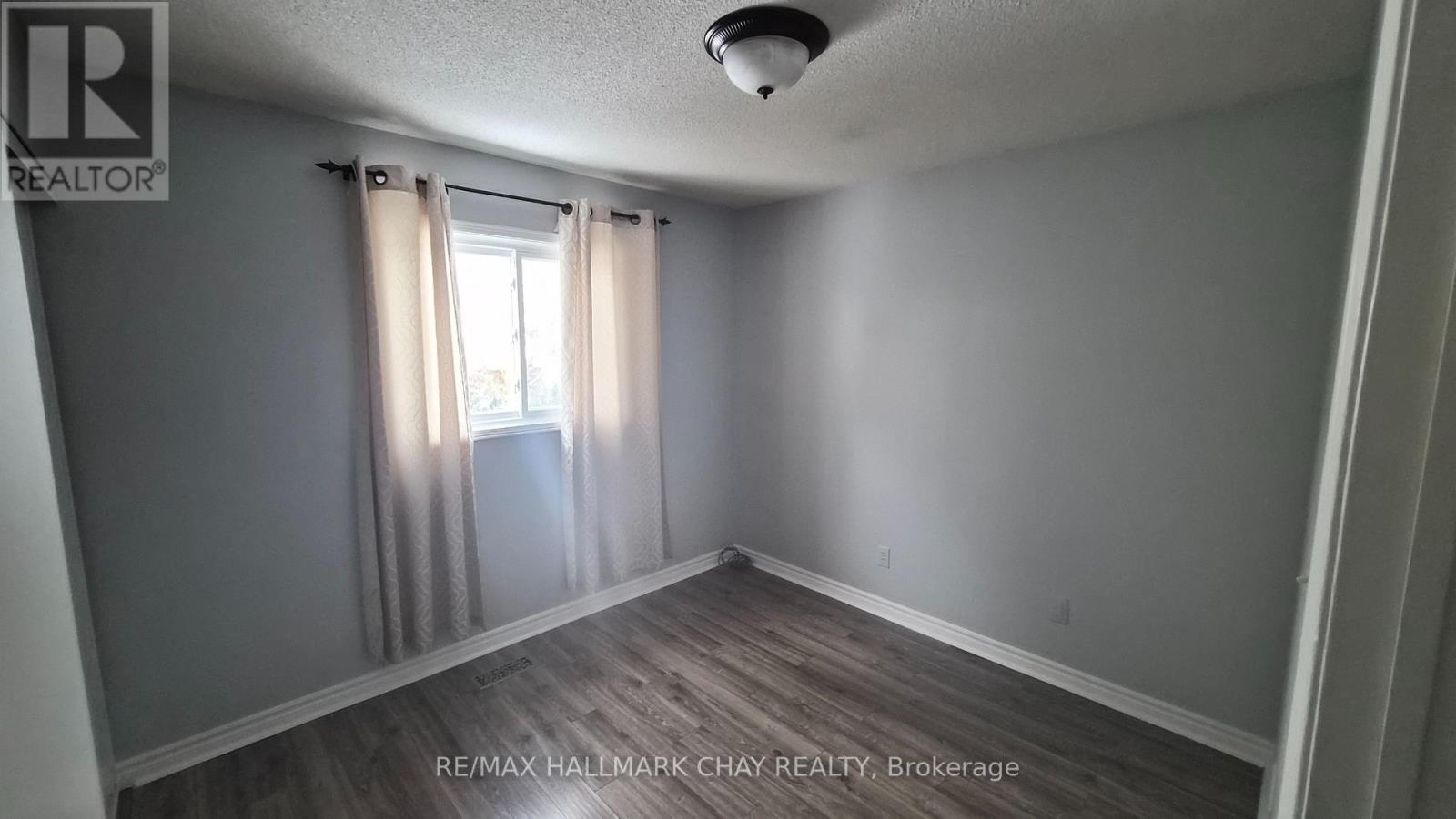 Upper - 48 Porritt Street, Barrie, Ontario  L4N 6Y3 - Photo 19 - S12777884