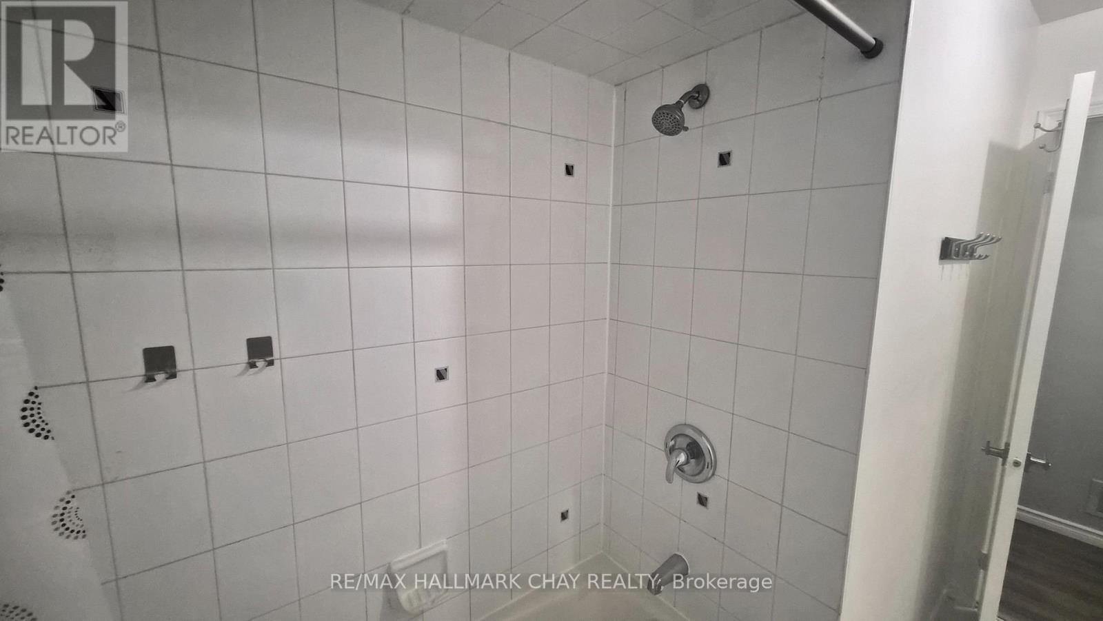 Upper - 48 Porritt Street, Barrie, Ontario  L4N 6Y3 - Photo 24 - S12777884