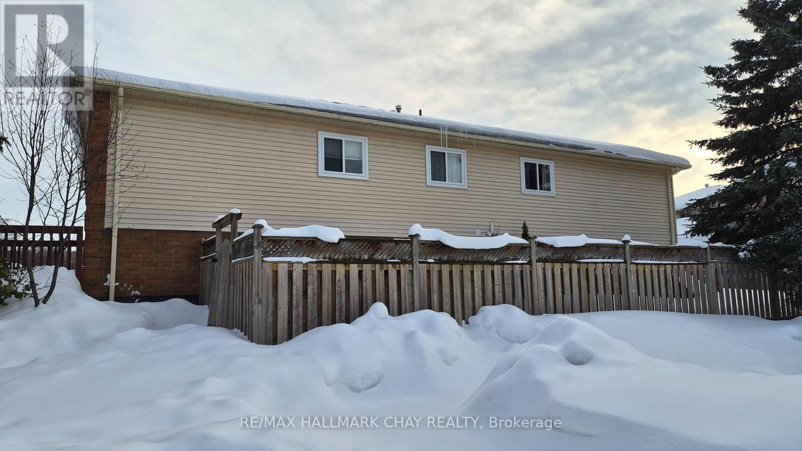 Upper - 48 Porritt Street, Barrie, Ontario  L4N 6Y3 - Photo 5 - S12777884