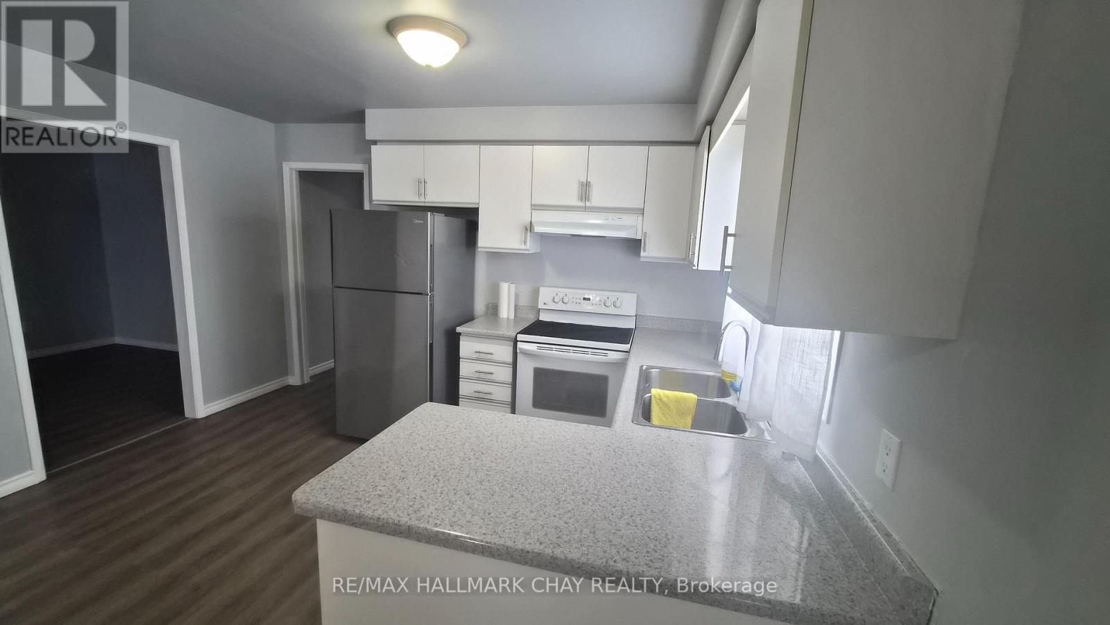 Upper - 48 Porritt Street, Barrie, Ontario  L4N 6Y3 - Photo 9 - S12777884