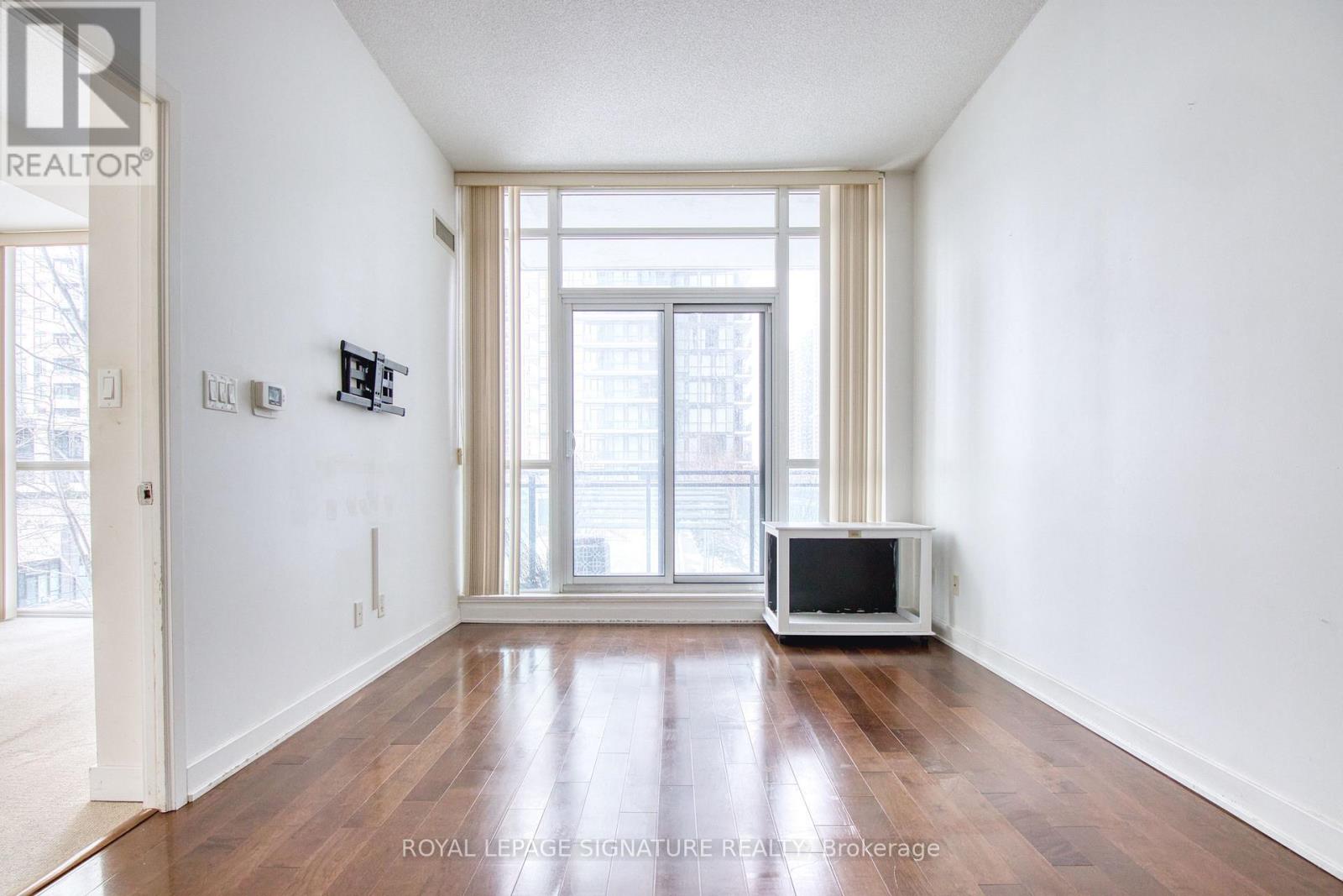 507 - 4065 Brickstone Mews, Mississauga, Ontario  L5B 0G3 - Photo 3 - W12777856