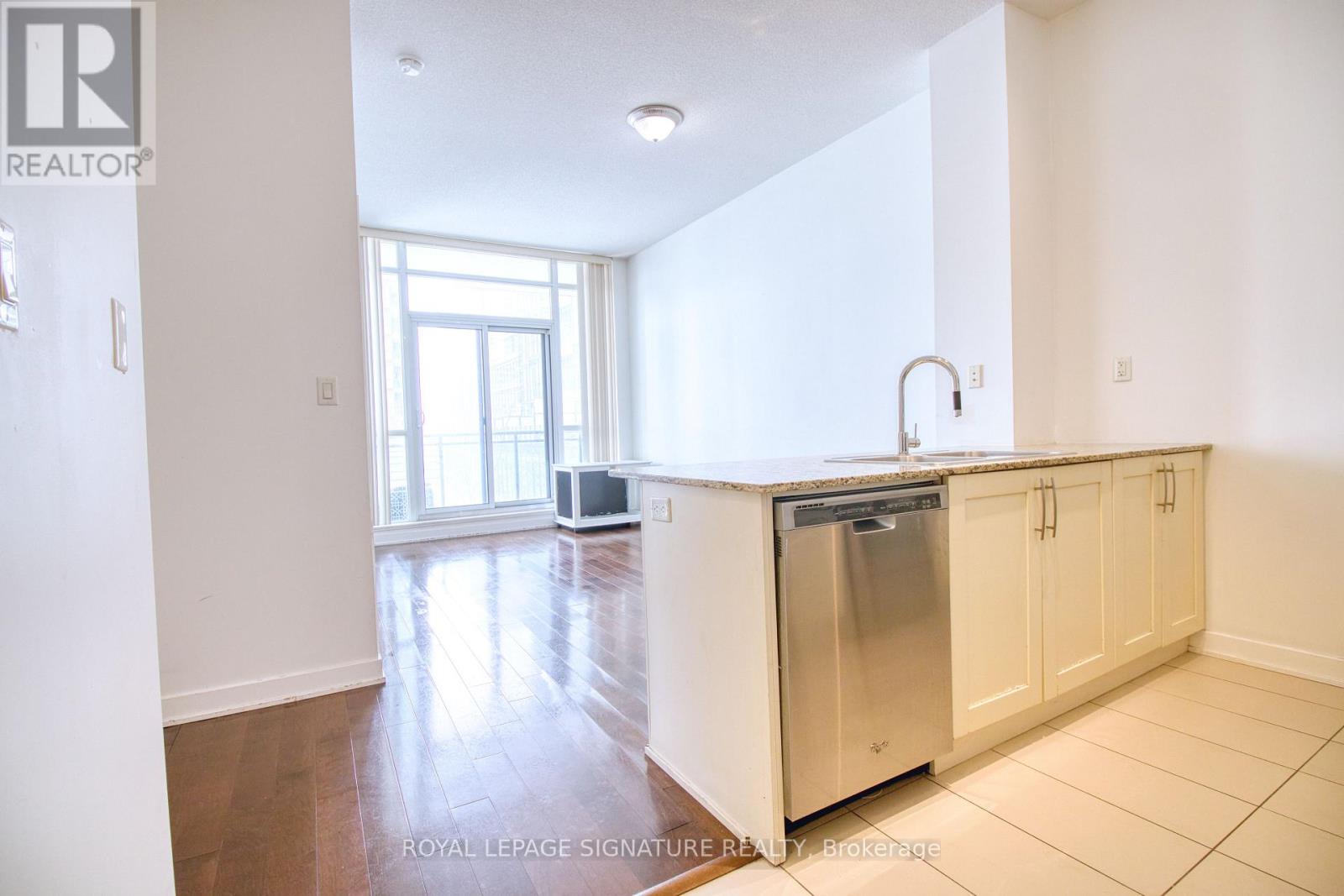 507 - 4065 Brickstone Mews, Mississauga, Ontario  L5B 0G3 - Photo 8 - W12777856