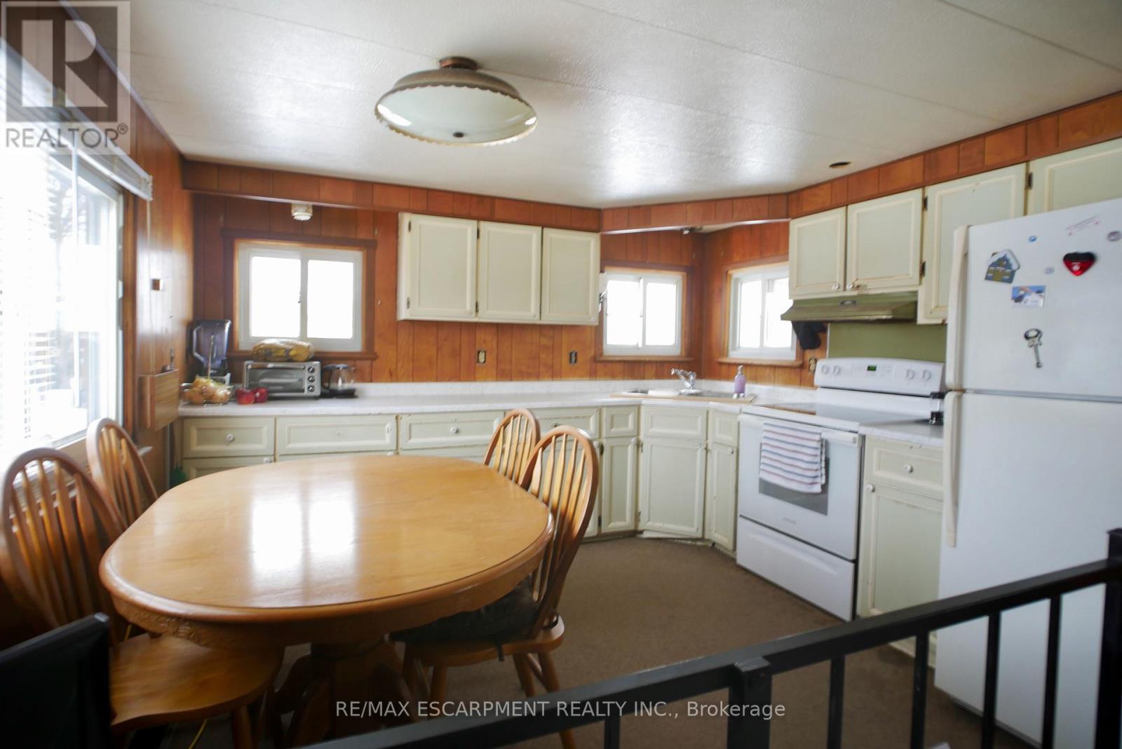 204 - 241 St. Paul Street W, St. Catharines, Ontario  L2S 2E5 - Photo 6 - X12777864