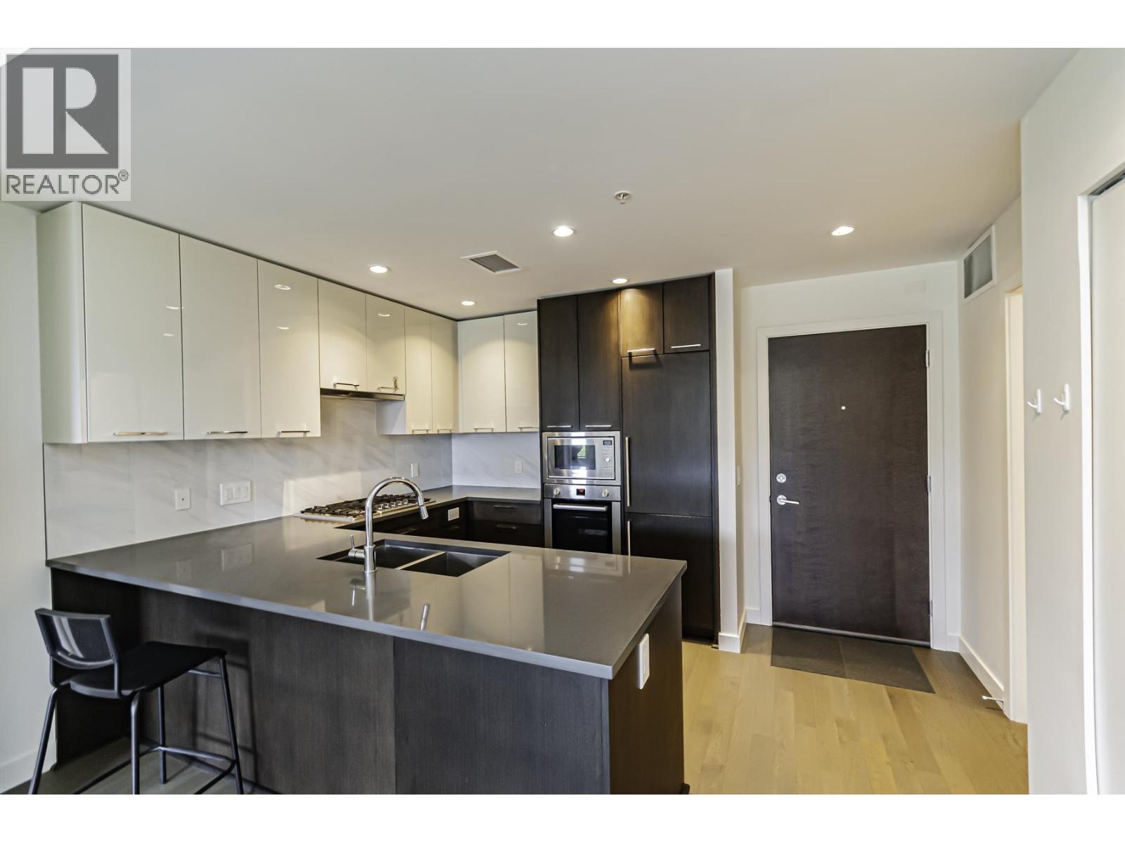 Listing Picture 3 of 26 : 223 4033 MAY DRIVE, Richmond / 烈治文 - 魯藝地產 Yvonne Lu Group - MLS Medallion Club Member