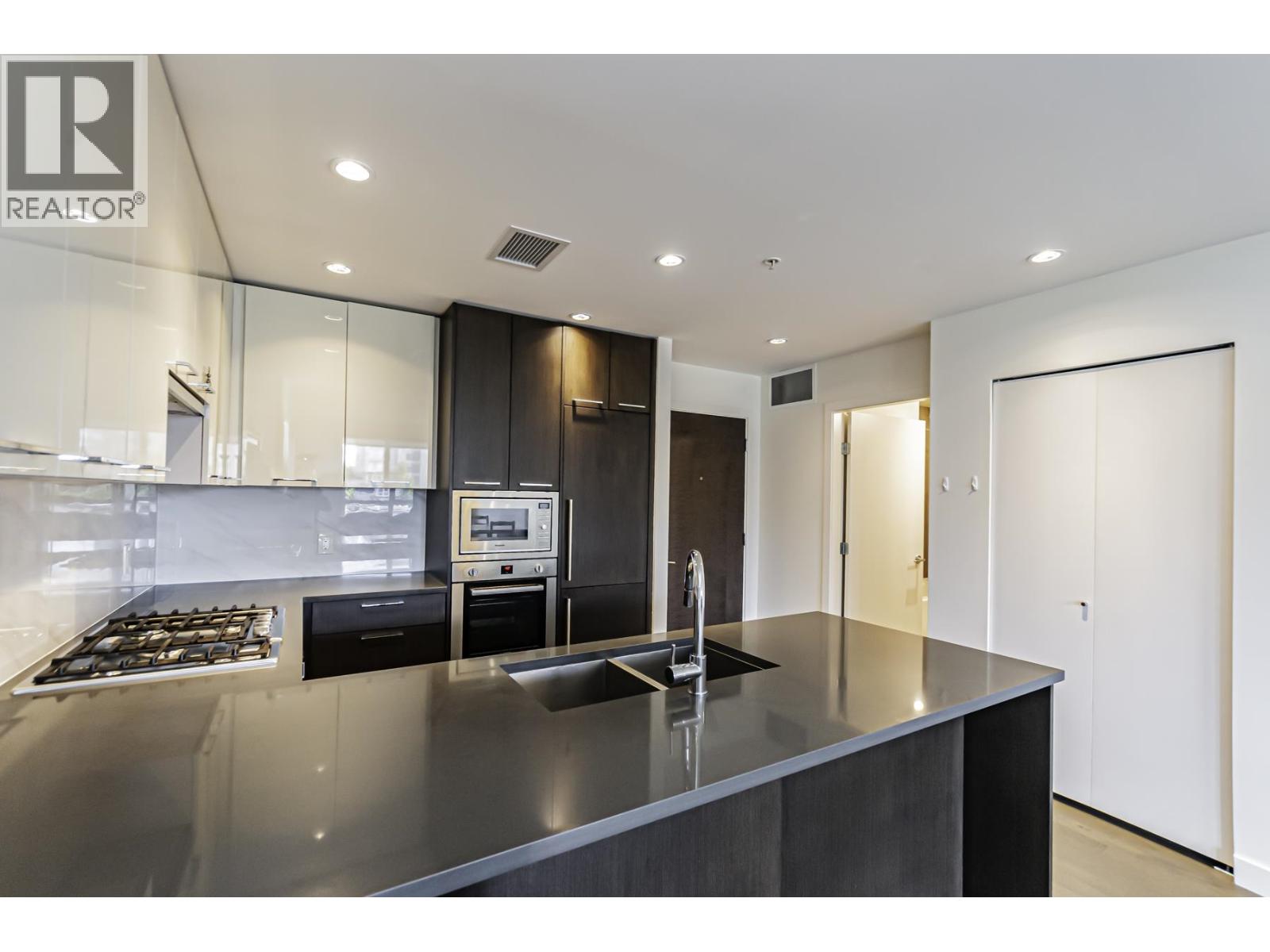 Listing Picture 4 of 26 : 223 4033 MAY DRIVE, Richmond / 烈治文 - 魯藝地產 Yvonne Lu Group - MLS Medallion Club Member