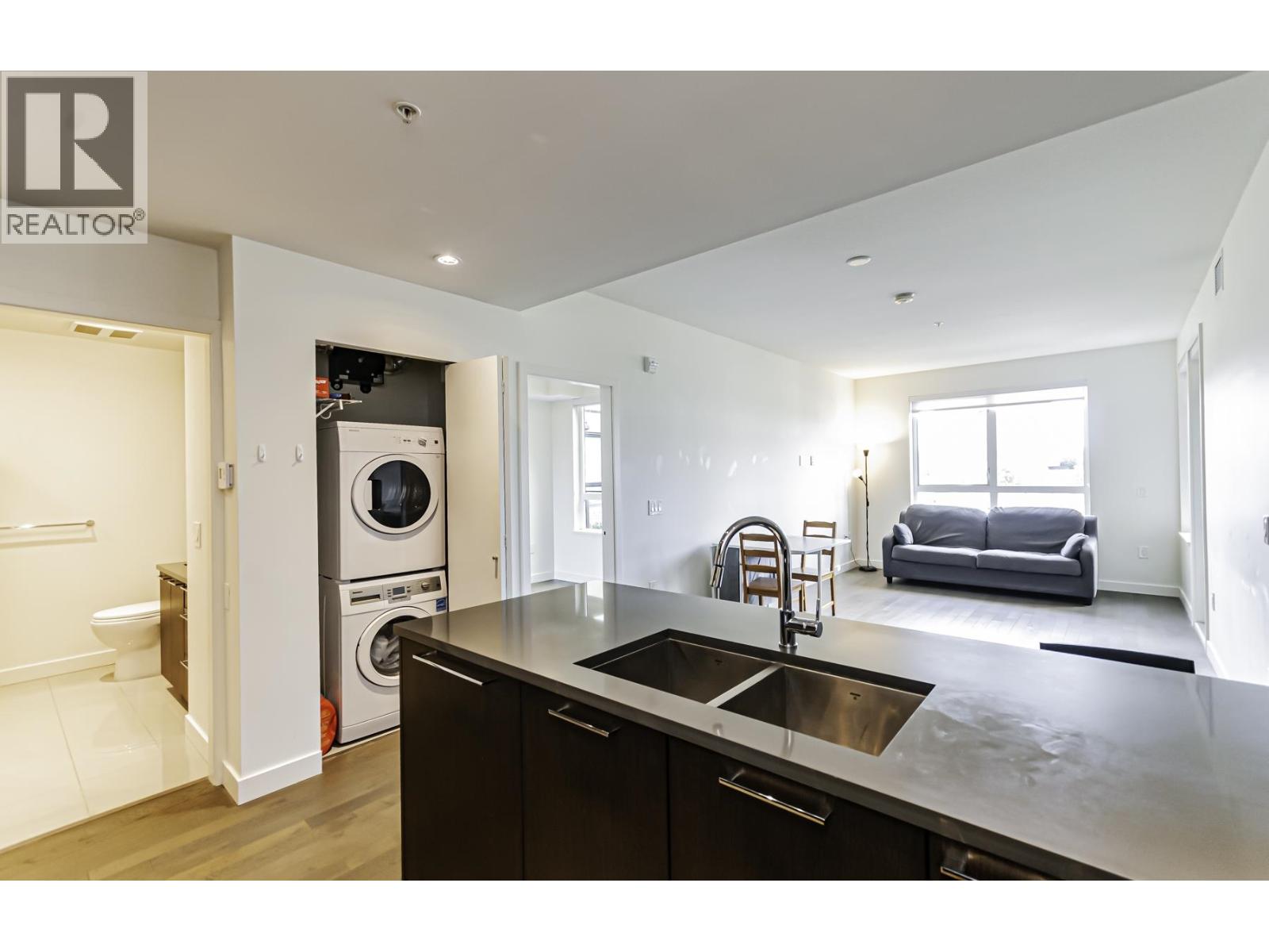 Listing Picture 8 of 26 : 223 4033 MAY DRIVE, Richmond / 烈治文 - 魯藝地產 Yvonne Lu Group - MLS Medallion Club Member