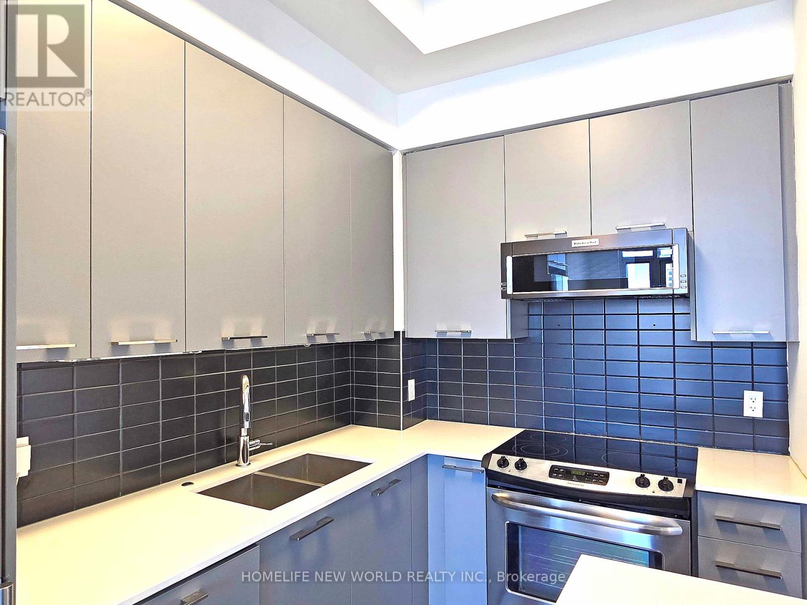 731 - 9471 Yonge Street, Richmond Hill, Ontario  L4C 0Z5 - Photo 6 - N12777916