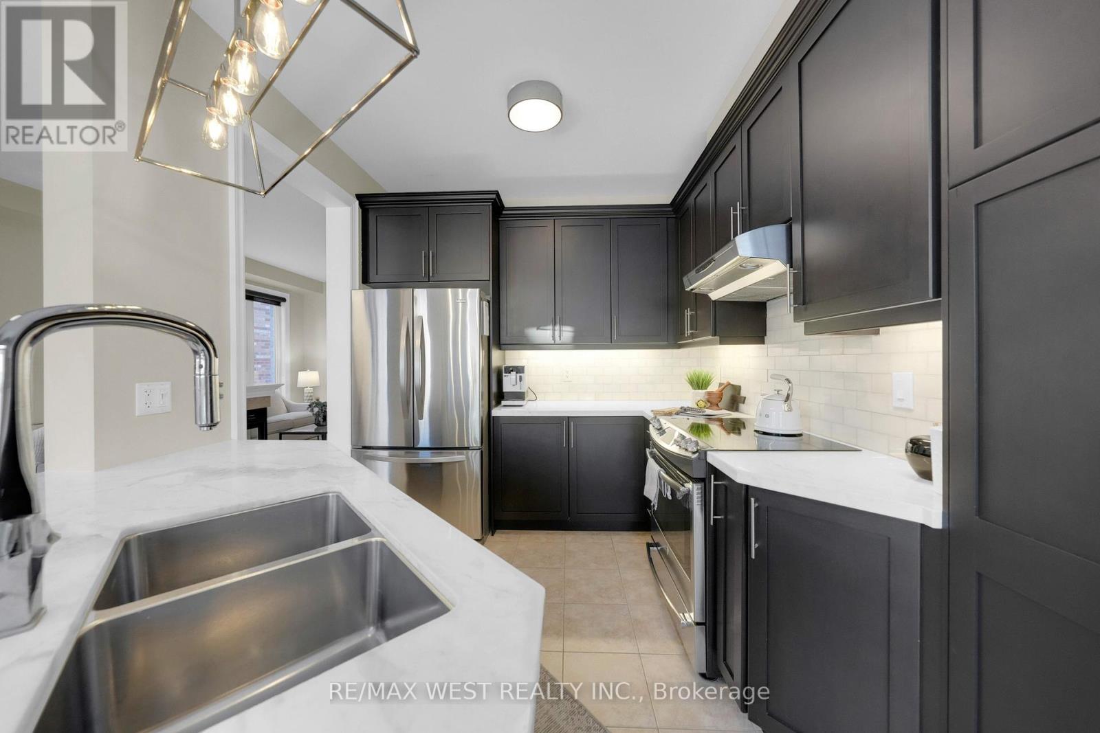 244 Hansard Drive, Vaughan, Ontario  L4H 0W1 - Photo 8 - N12737626