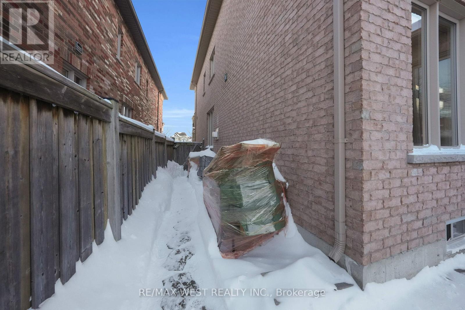 244 Hansard Drive, Vaughan, Ontario  L4H 0W1 - Photo 44 - N12737626