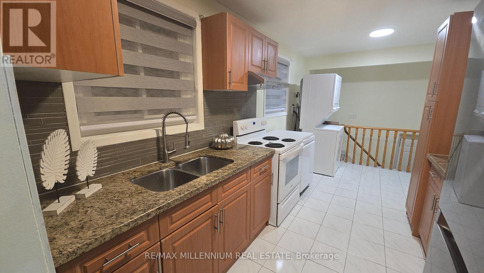 120 Duncanwoods Drive, Toronto, Ontario  M9L 2E1 - Photo 14 - W12769296