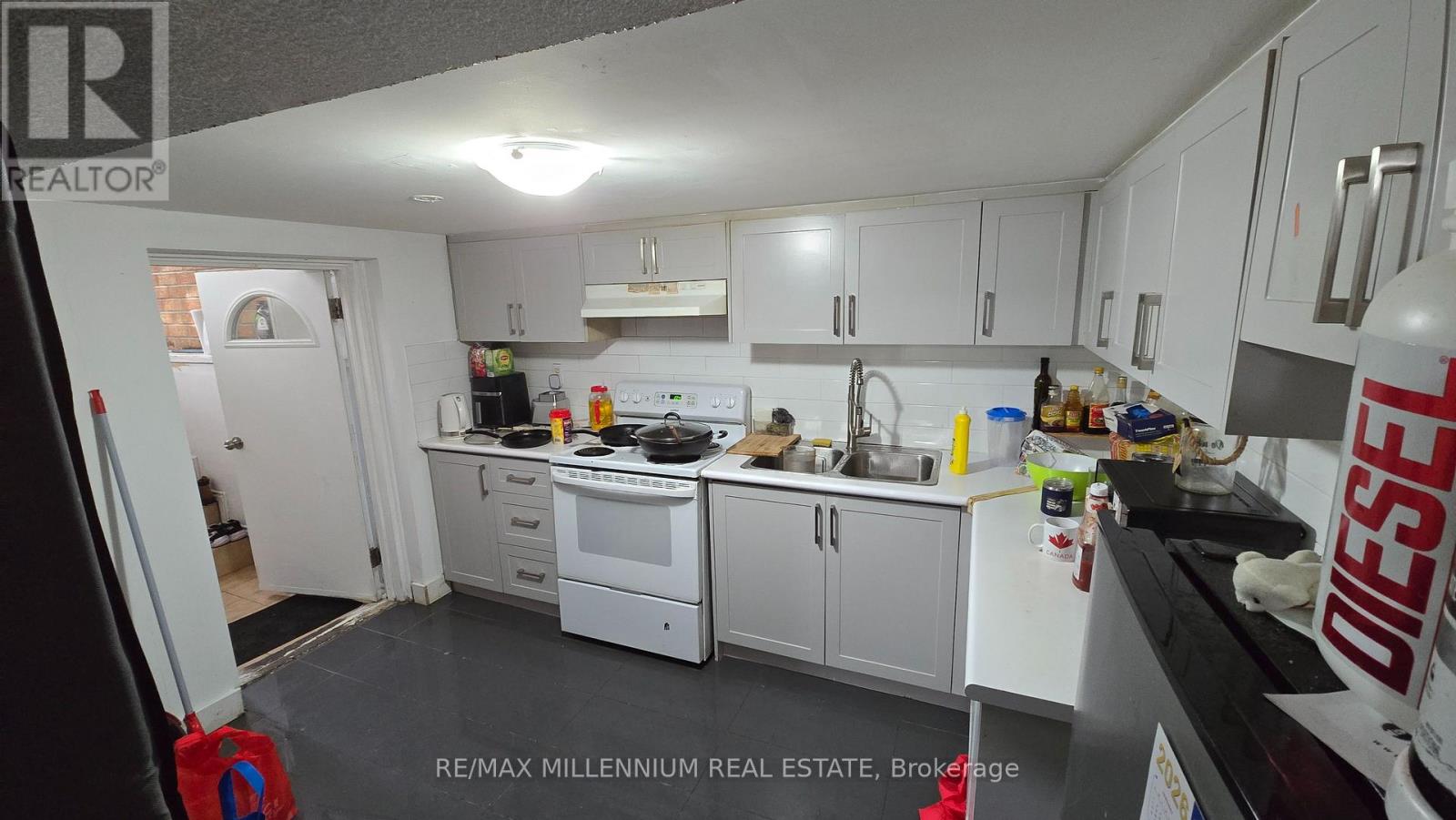 120 Duncanwoods Drive, Toronto, Ontario  M9L 2E1 - Photo 34 - W12769296