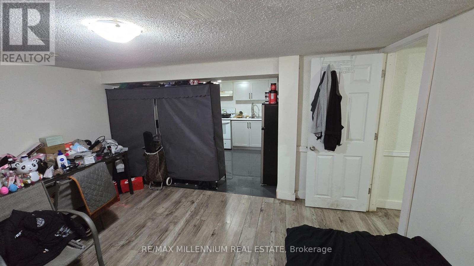 120 Duncanwoods Drive, Toronto, Ontario  M9L 2E1 - Photo 32 - W12769296