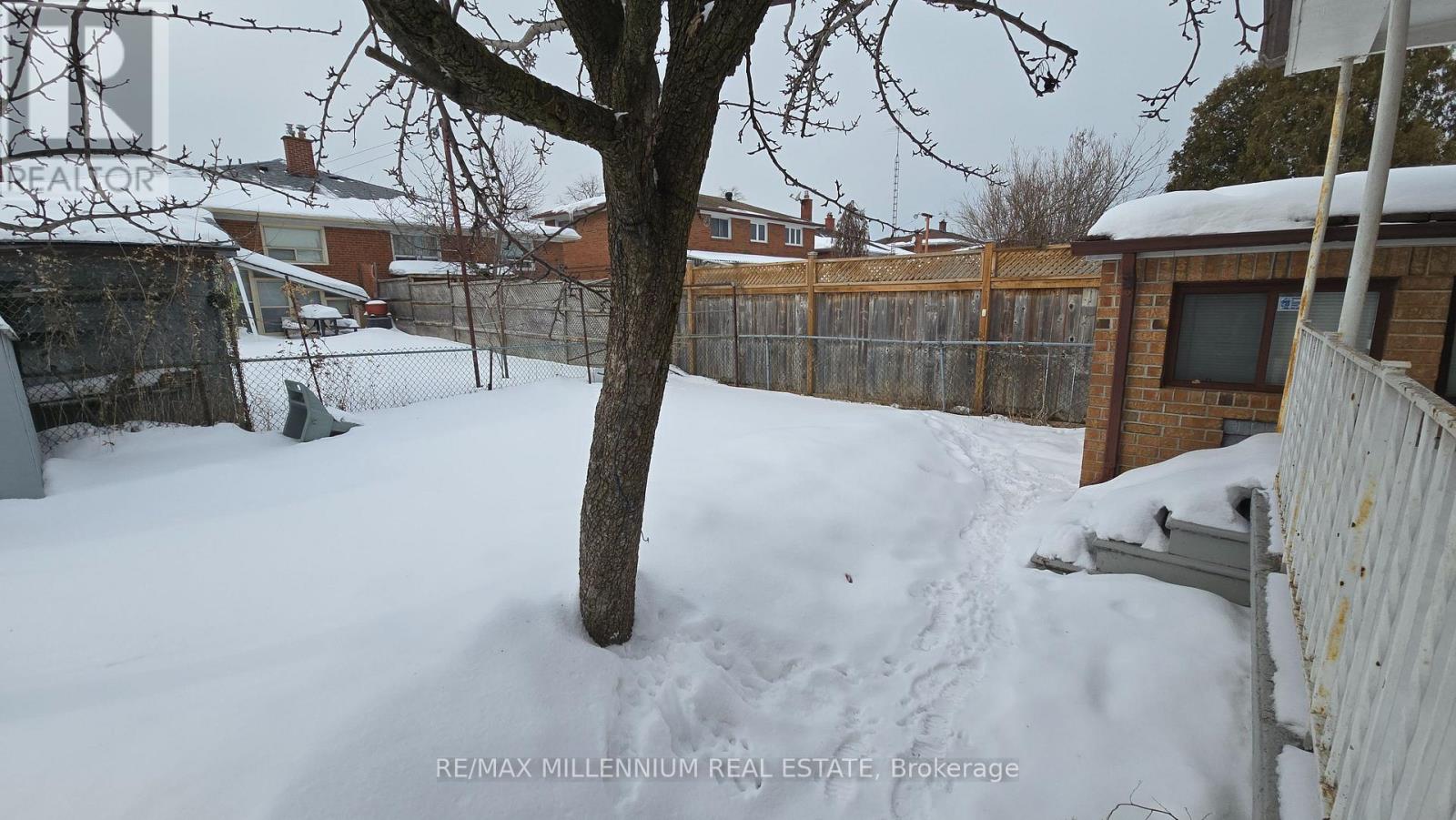 120 Duncanwoods Drive, Toronto, Ontario  M9L 2E1 - Photo 28 - W12769296