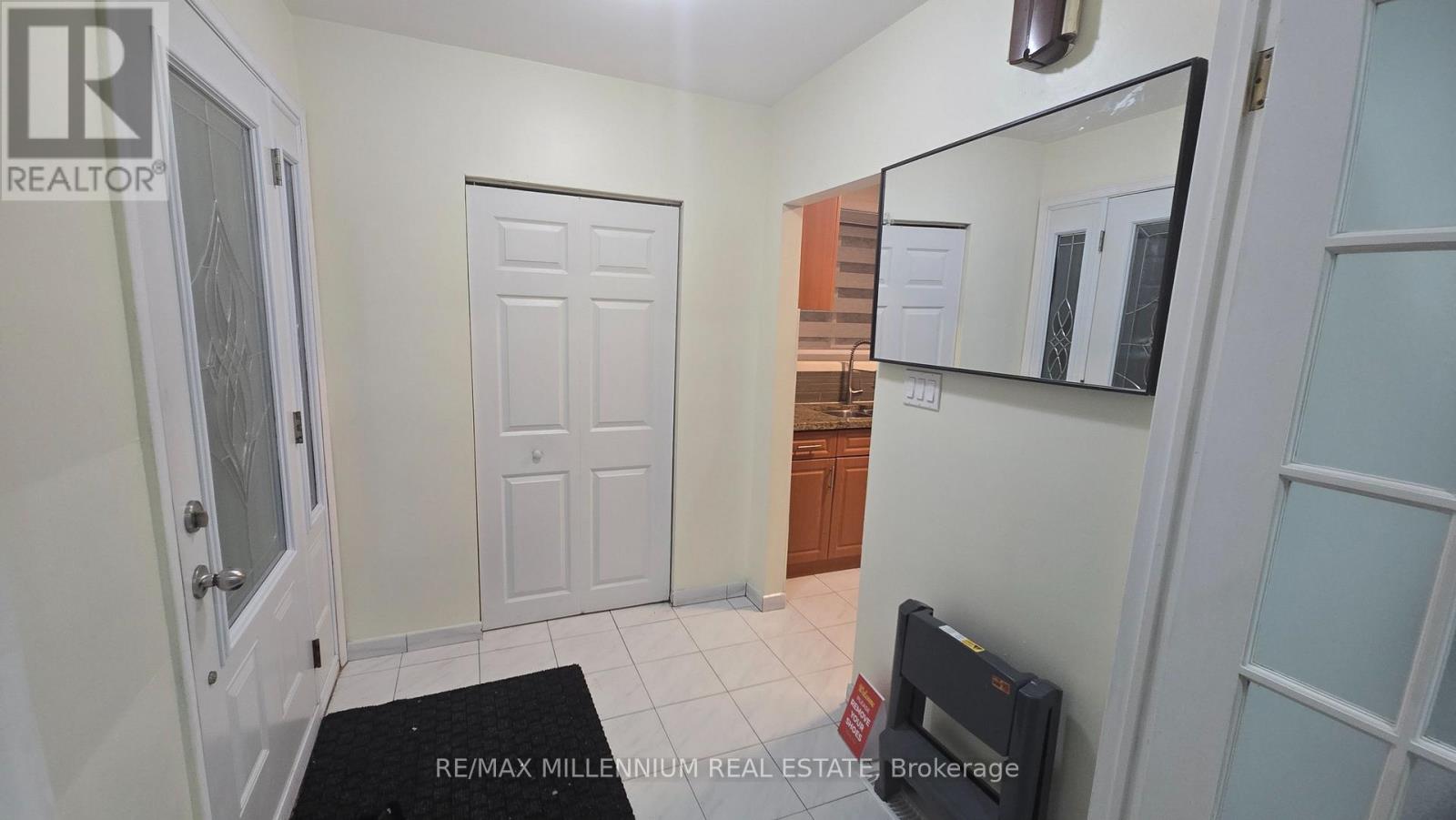 120 Duncanwoods Drive, Toronto, Ontario  M9L 2E1 - Photo 9 - W12769296