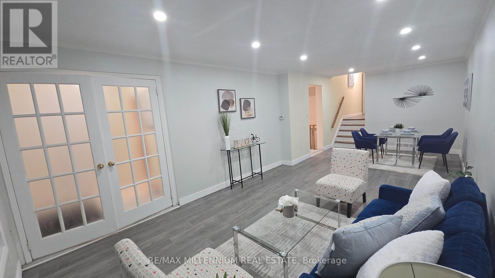 120 Duncanwoods Drive, Toronto, Ontario  M9L 2E1 - Photo 5 - W12769296