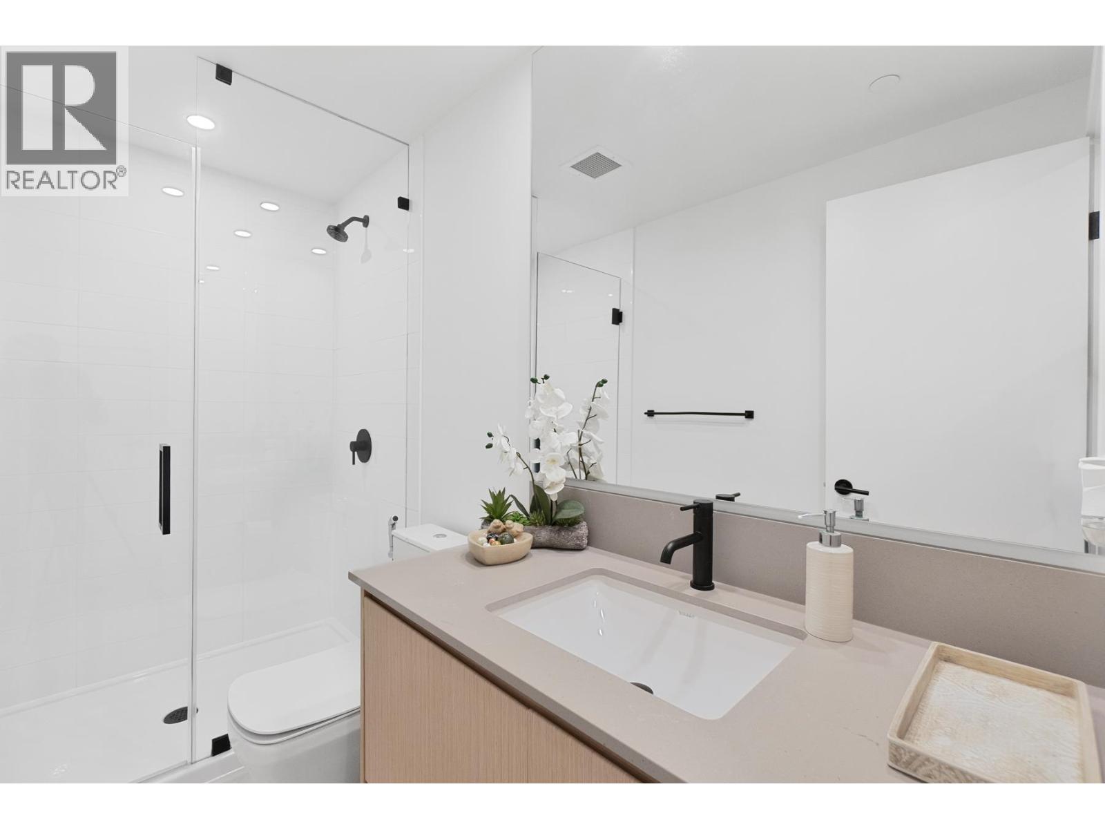 11 528 E 2nd Street, North Vancouver, British Columbia  V7L 0G8 - Photo 38 - R3088636