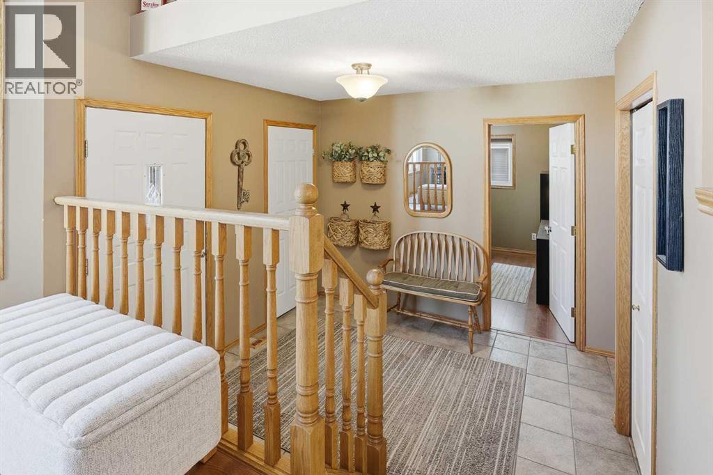 940 Citadel Drive Nw, Calgary, Alberta  T3G 4A4 - Photo 4 - A2281889