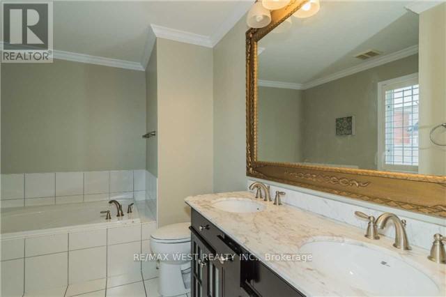 11 Dancer's Drive, Markham, Ontario  L6C 2C4 - Photo 10 - N12777928