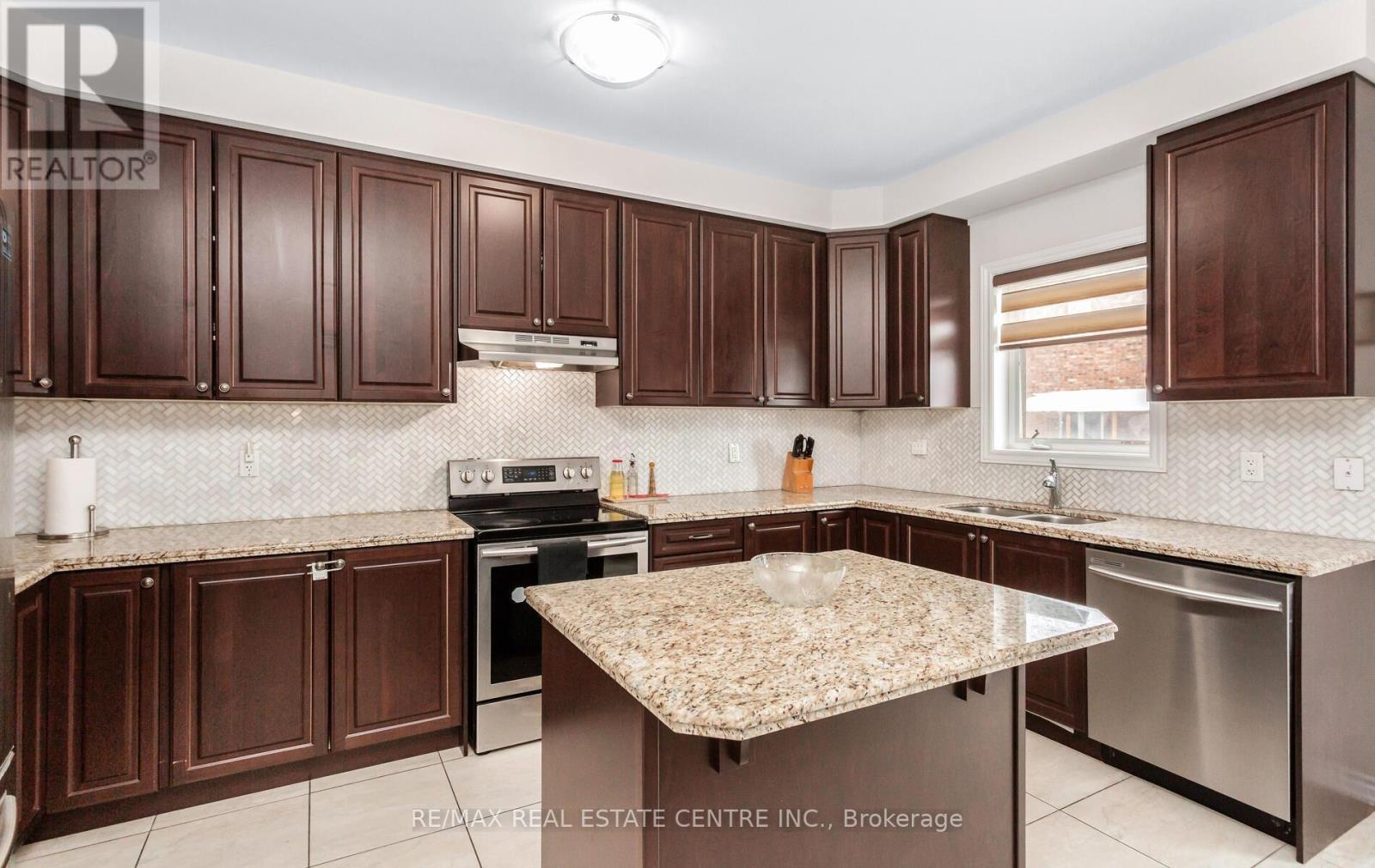 49 Bucksaw Street, Brampton, Ontario  L7A 4R3 - Photo 21 - W12777932