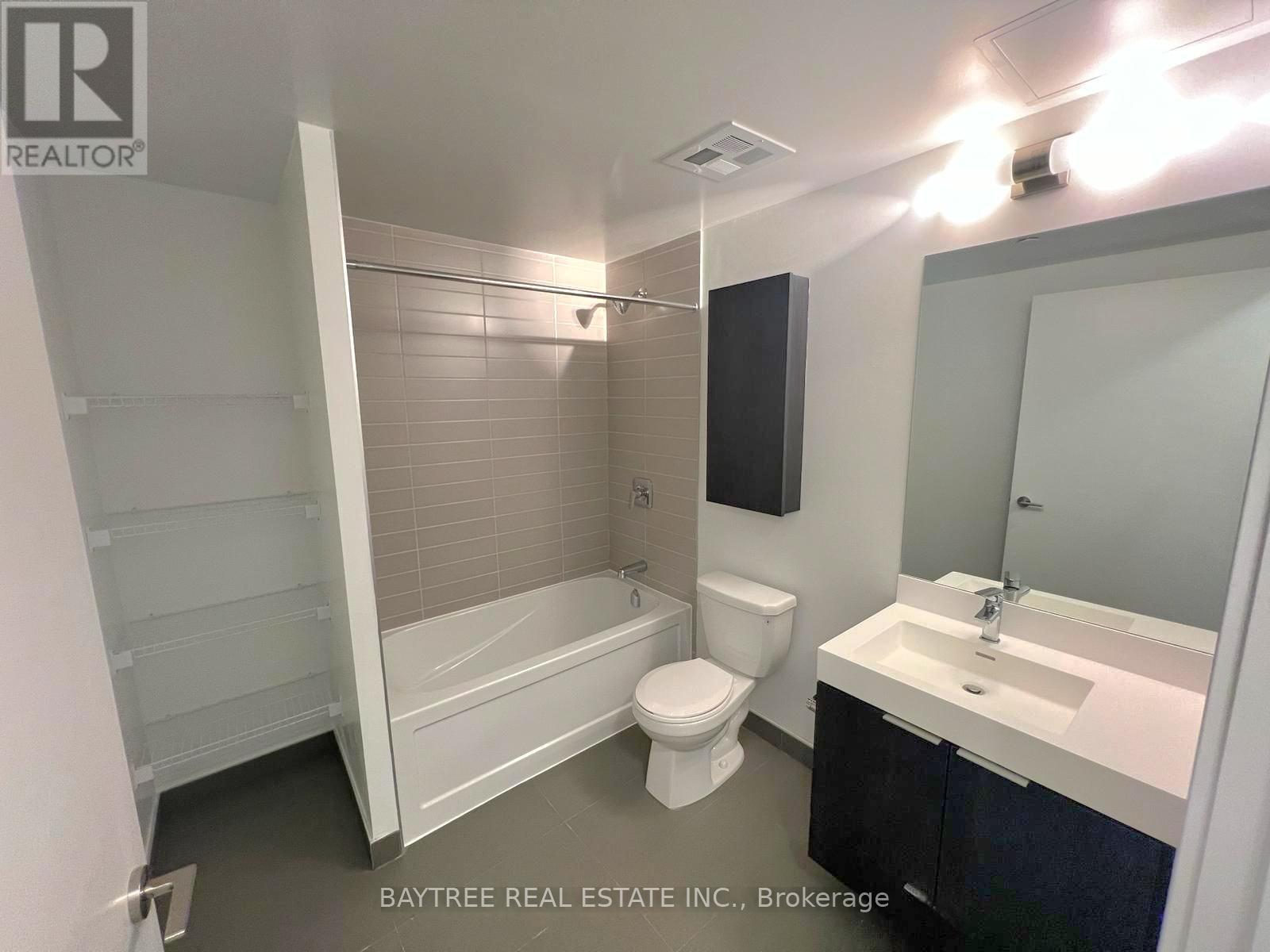 1008 - 3100 Keele Street, Toronto, Ontario  M3M 0E1 - Photo 2 - W12777942