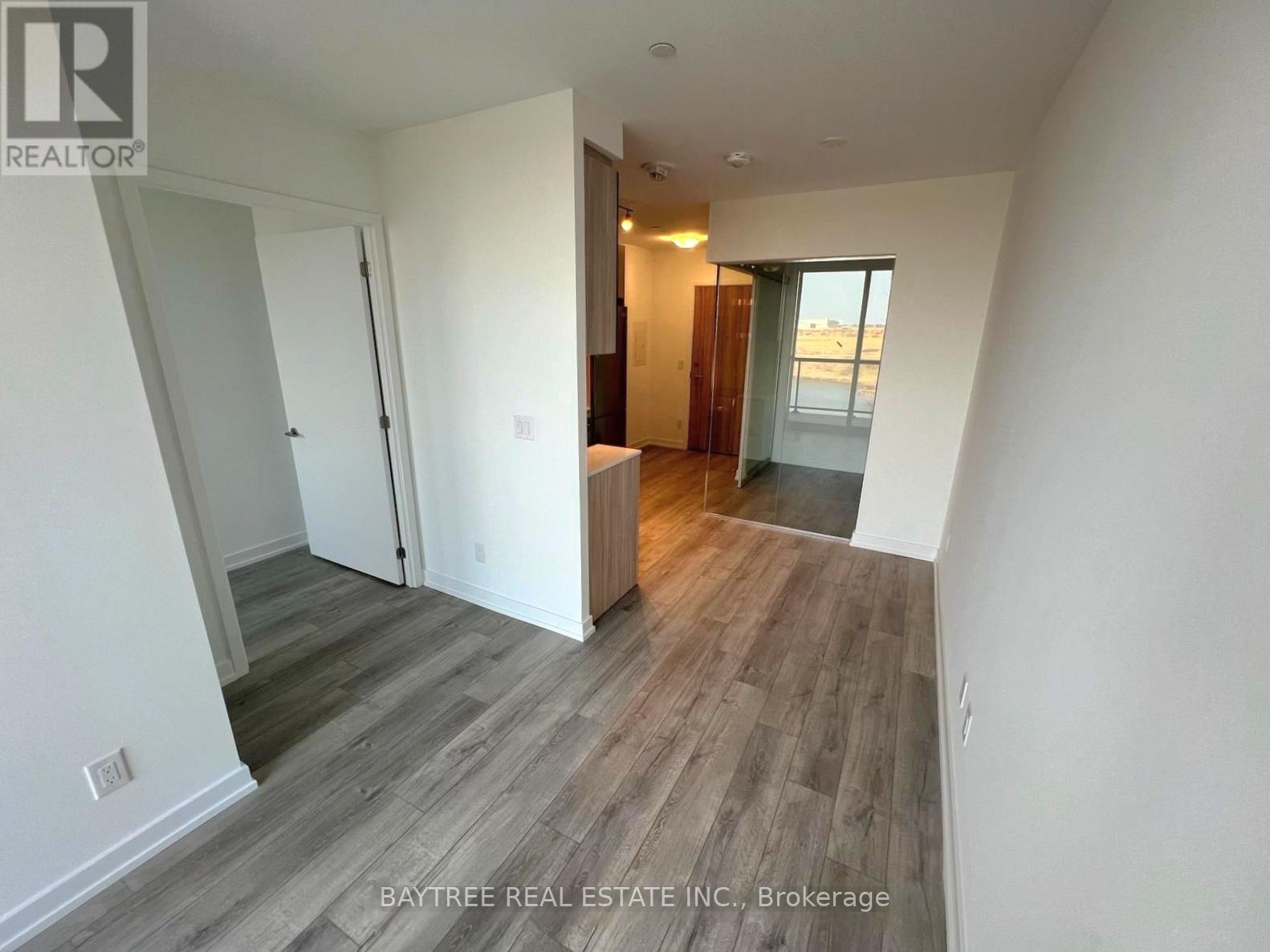 1008 - 3100 Keele Street, Toronto, Ontario  M3M 0E1 - Photo 3 - W12777942