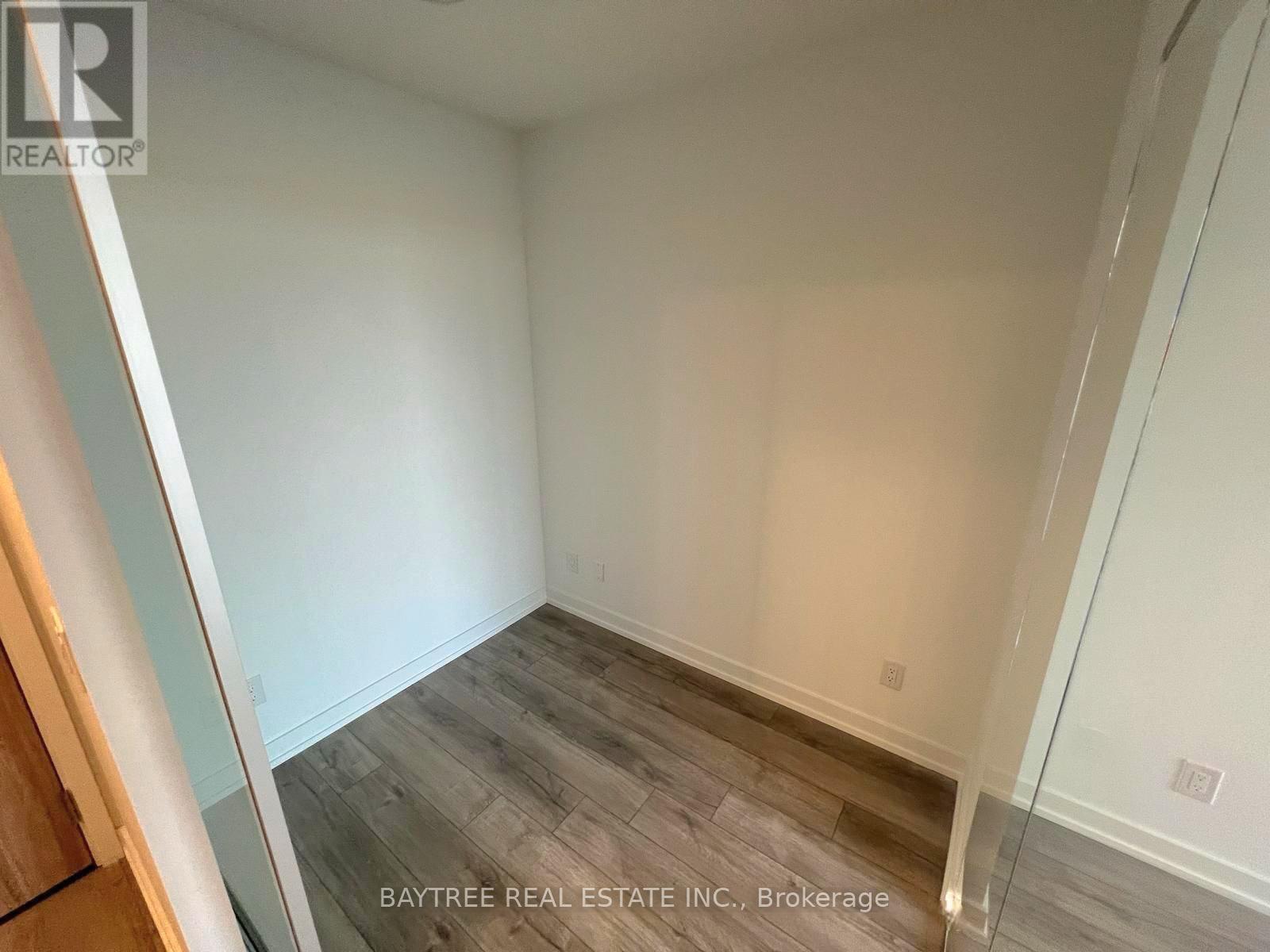 1008 - 3100 Keele Street, Toronto, Ontario  M3M 0E1 - Photo 8 - W12777942