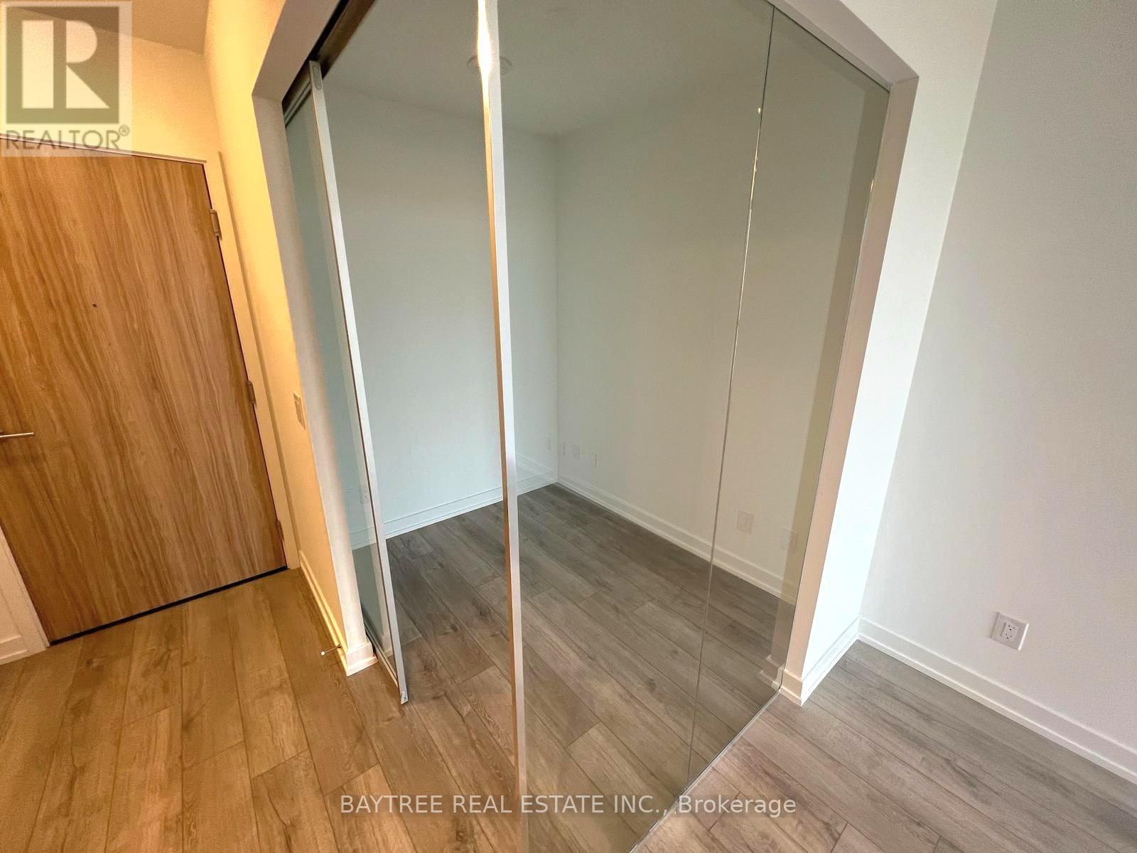 1008 - 3100 Keele Street, Toronto, Ontario  M3M 0E1 - Photo 9 - W12777942