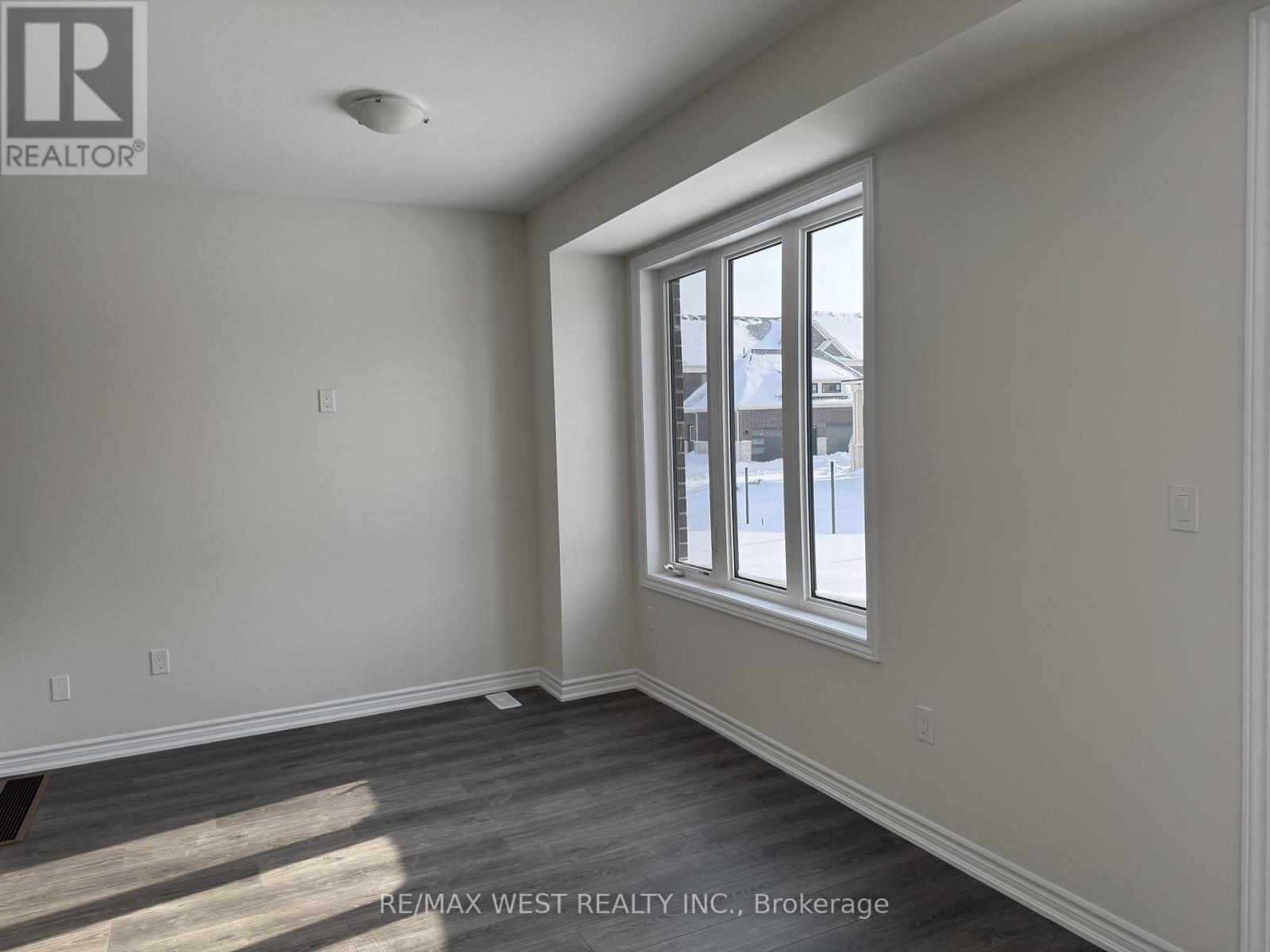 111 Watt Mews, Kawartha Lakes (Lindsay), Ontario  K9V 0T3 - Photo 10 - X12772692