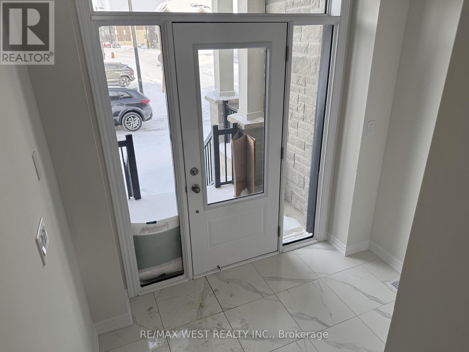 111 Watt Mews, Kawartha Lakes (Lindsay), Ontario  K9V 0T3 - Photo 5 - X12772692