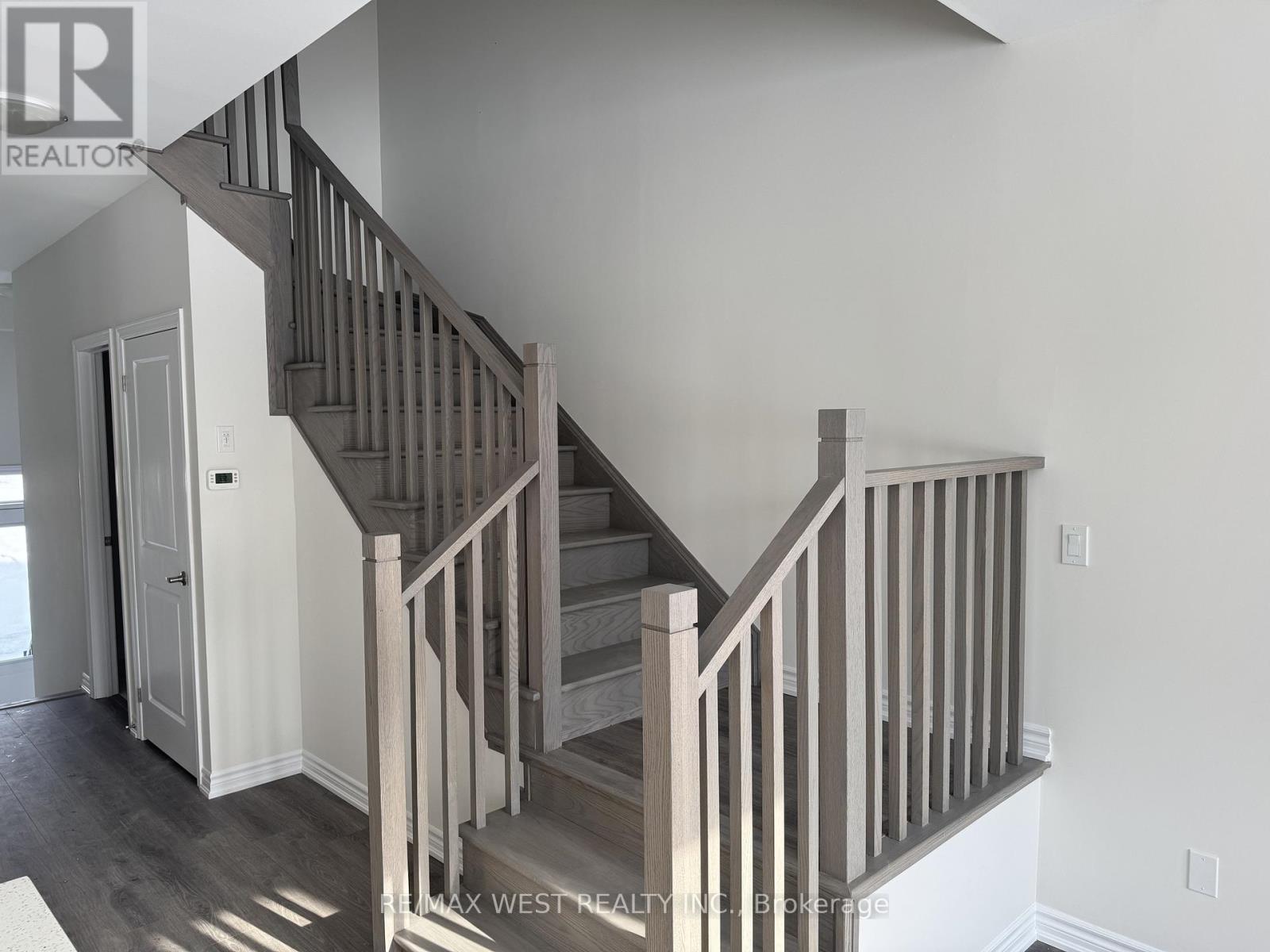 111 Watt Mews, Kawartha Lakes (Lindsay), Ontario  K9V 0T3 - Photo 12 - X12772692