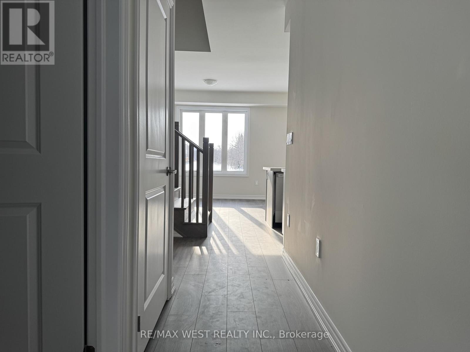 111 Watt Mews, Kawartha Lakes (Lindsay), Ontario  K9V 0T3 - Photo 6 - X12772692