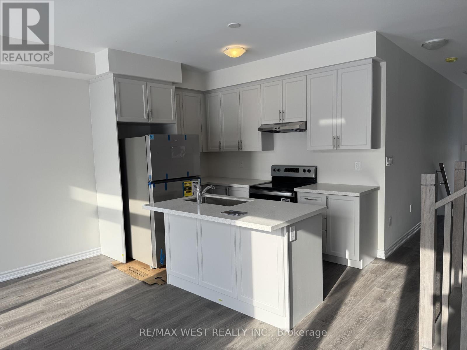 111 Watt Mews, Kawartha Lakes (Lindsay), Ontario  K9V 0T3 - Photo 4 - X12772692