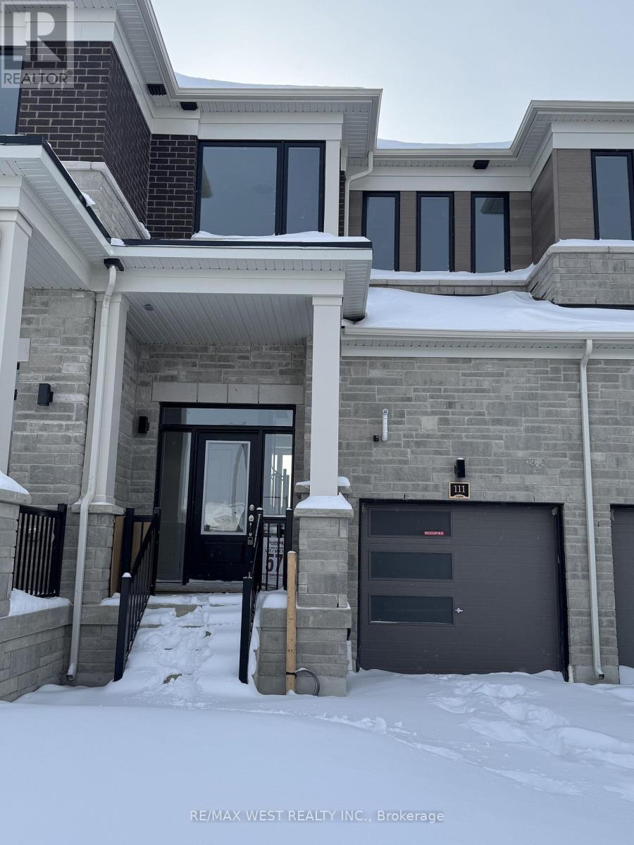 111 Watt Mews, Kawartha Lakes (Lindsay), Ontario  K9V 0T3 - Photo 2 - X12772692