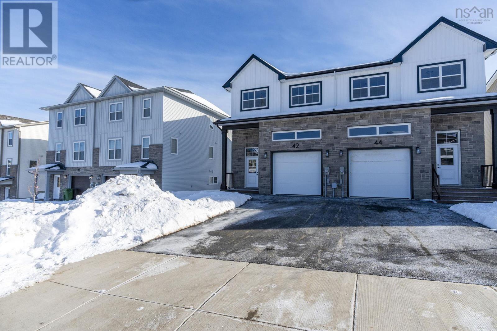 Smd-5a 42 Simona Drive, Dartmouth, Nova Scotia  B2X 0C9 - Photo 2 - 202601732