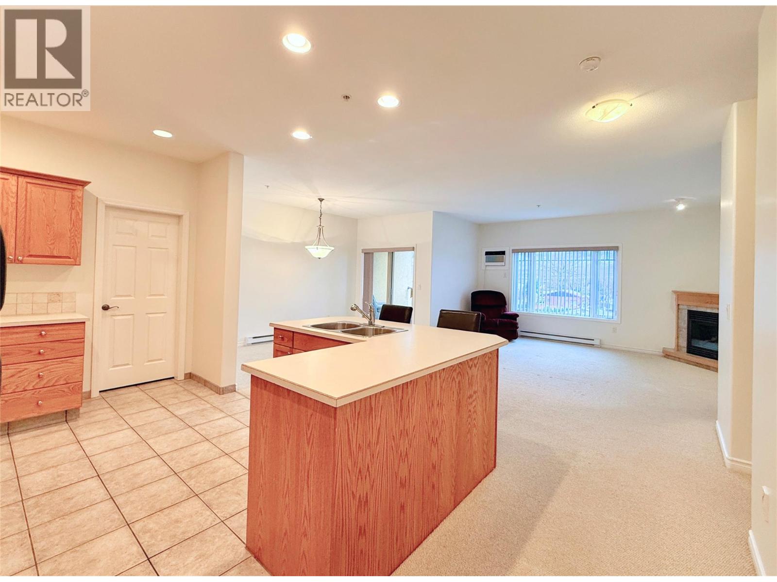 15 SOLANA KEY Court Unit# 311 Osoyoos Photo 5