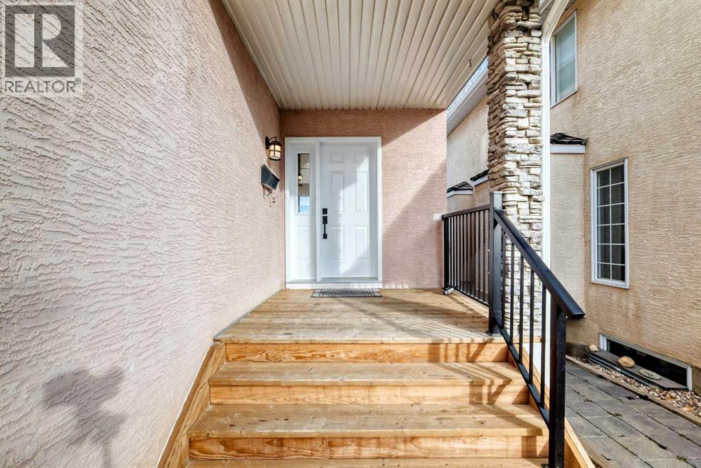 50 Hampstead Terrace Nw, Calgary, Alberta  T3A 5Y5 - Photo 3 - A2267029