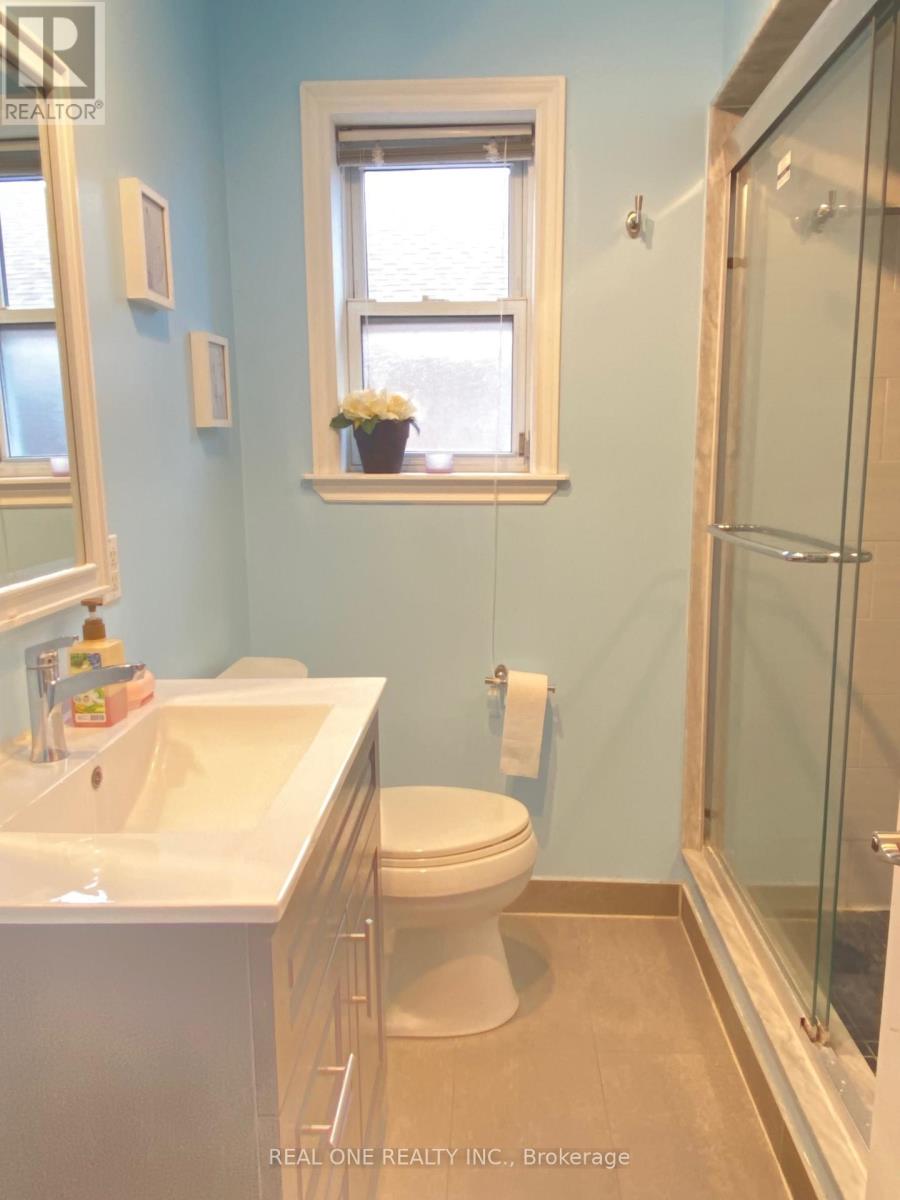 Uper Level - 22 Princeway Drive, Toronto, Ontario  M1R 2V9 - Photo 10 - E12640086