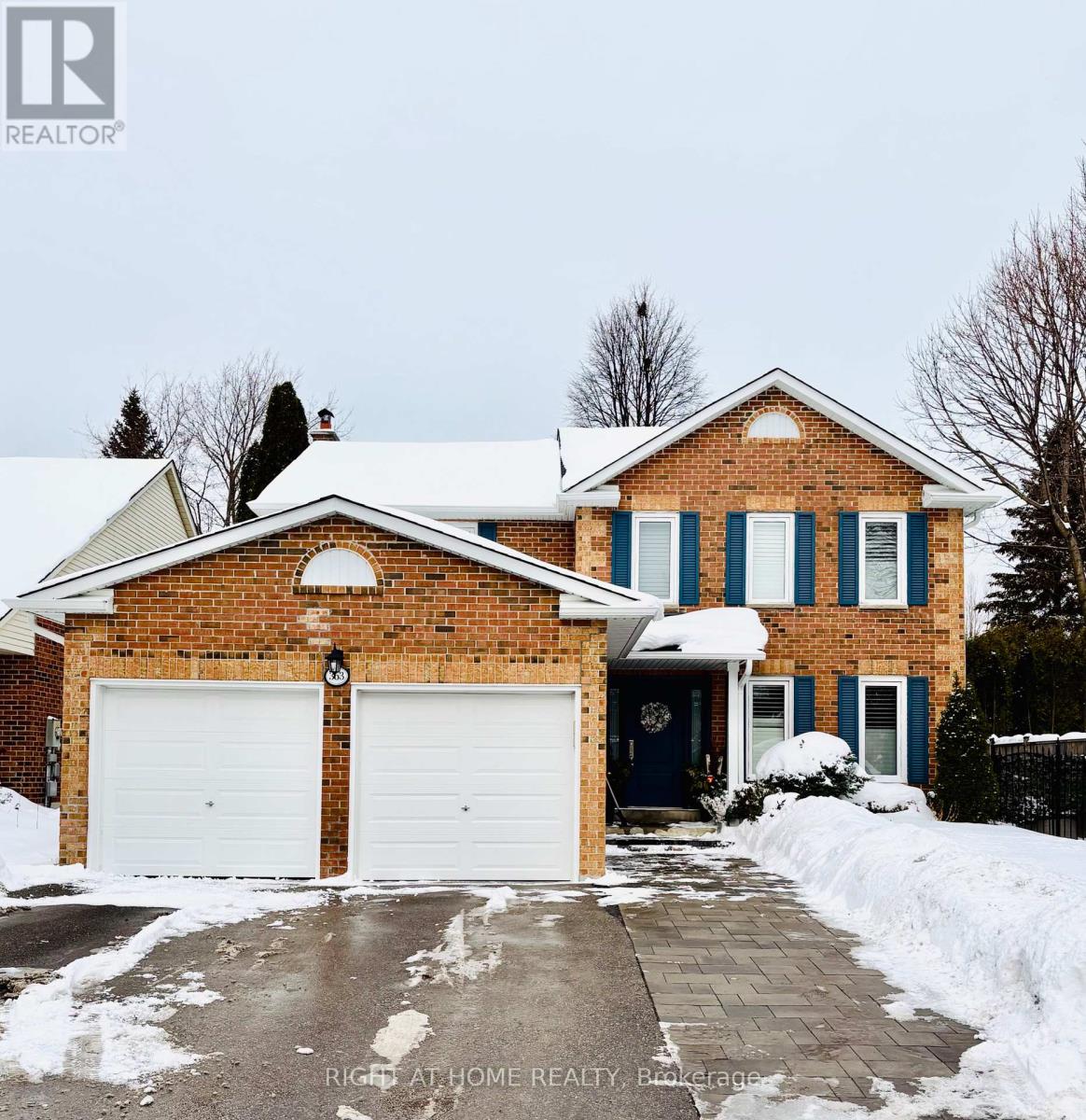 363 CROSSLAND GATE, Newmarket, Ontario
