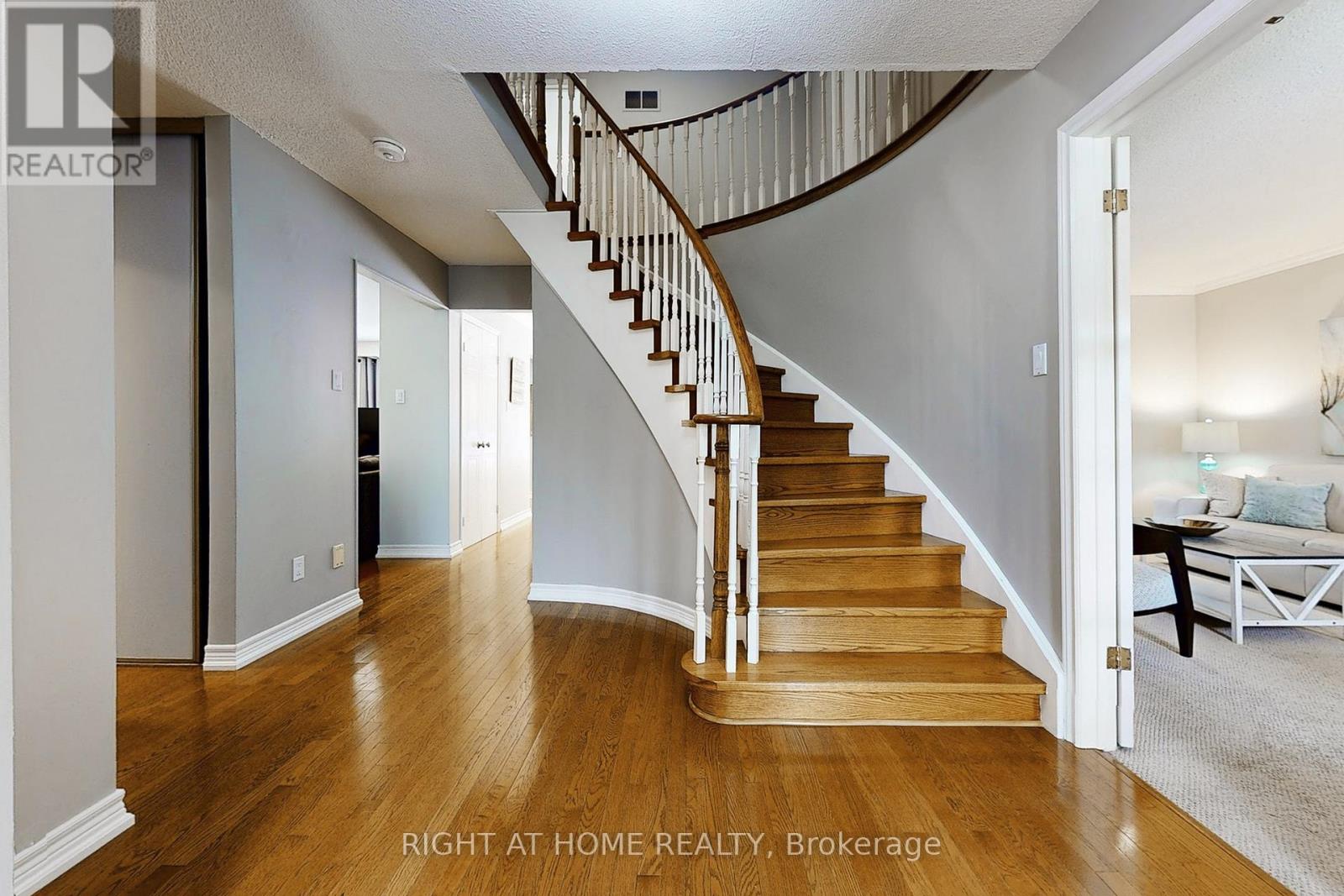 363 Crossland Gate, Newmarket, Ontario  L3X 1B5 - Photo 18 - N12777944