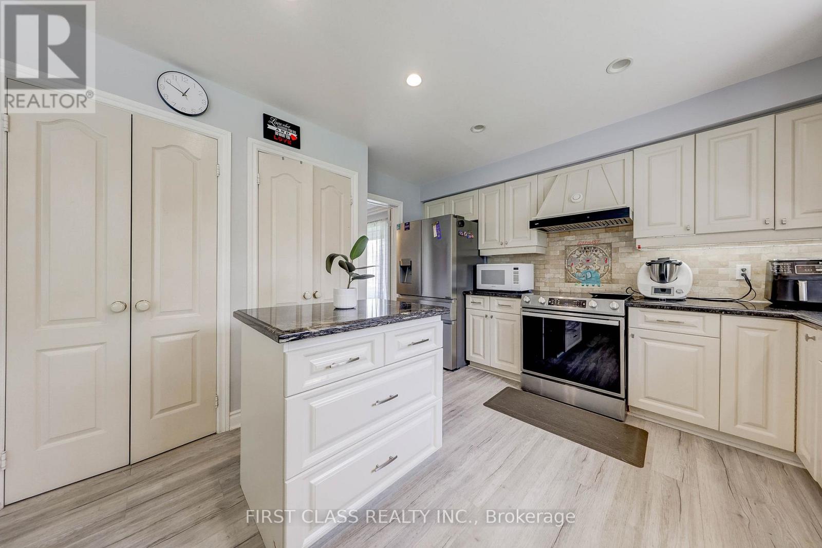 449 Alex Doner Drive, Newmarket, Ontario  L3X 1C3 - Photo 8 - N12777954