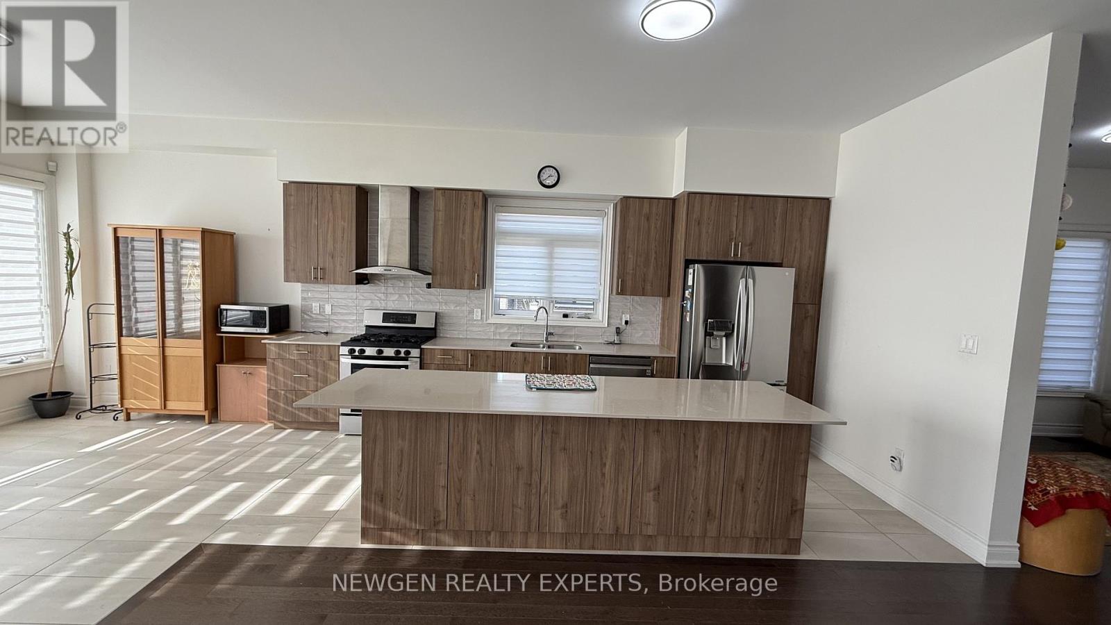 56 Lollard Way, Brampton, Ontario  L6Y 2C9 - Photo 3 - W12777952