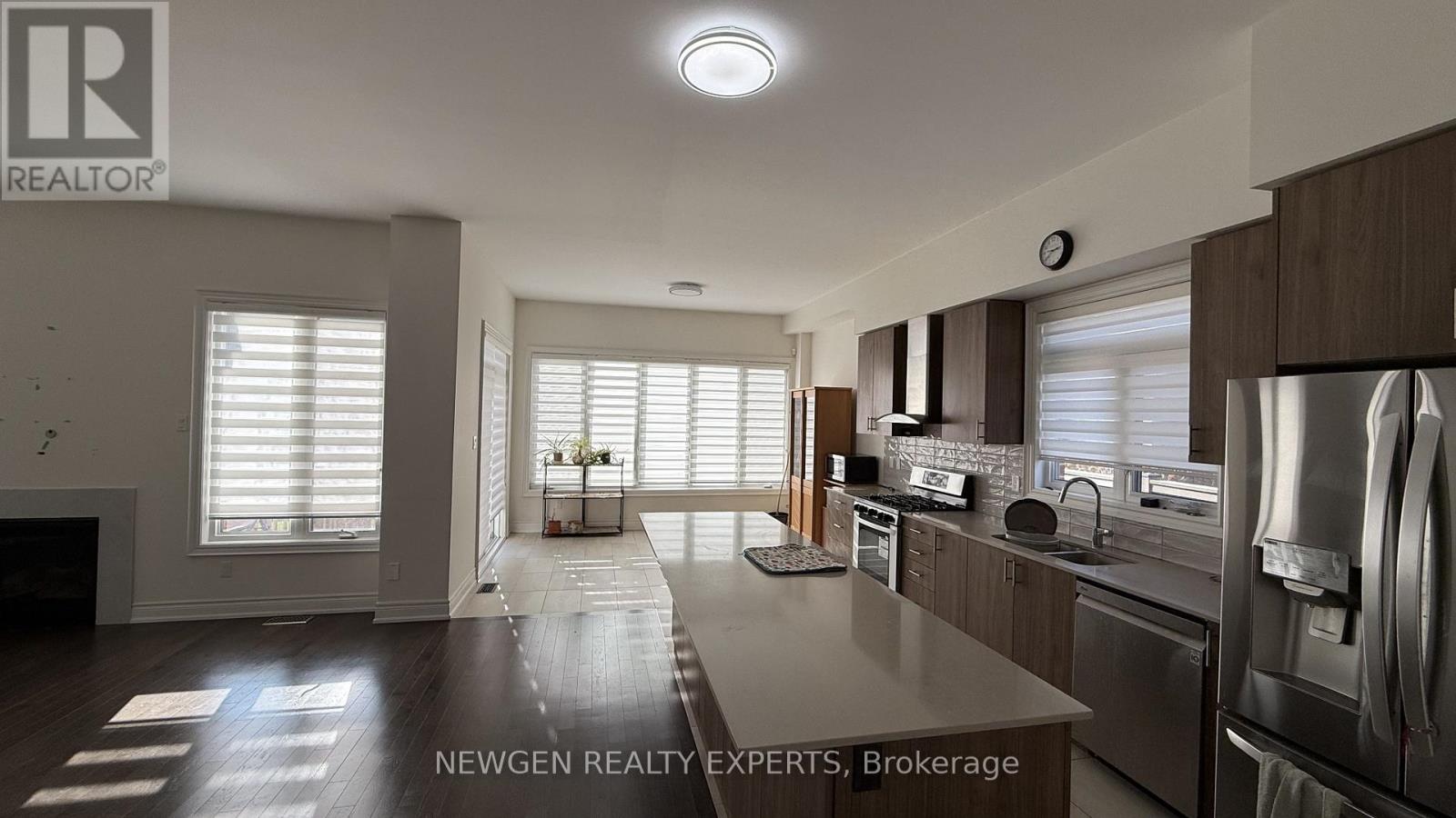 56 Lollard Way, Brampton, Ontario  L6Y 2C9 - Photo 4 - W12777952