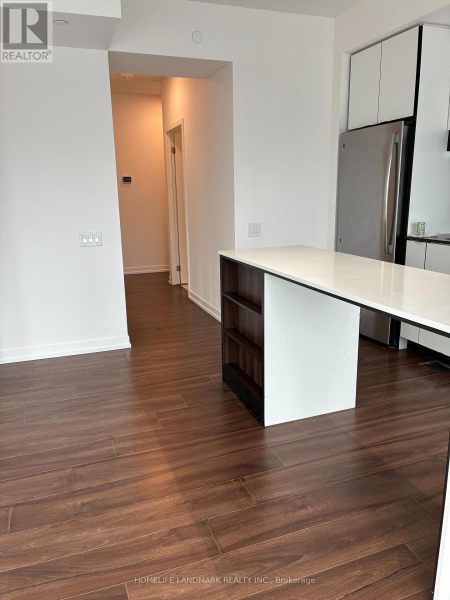 1010 - 4065 Confederation Parkway, Mississauga, Ontario  L5B 0L4 - Photo 17 - W12777956