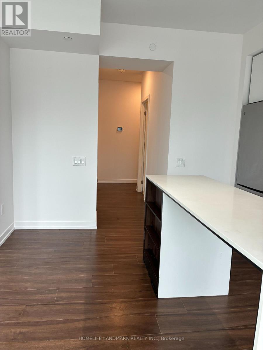 1010 - 4065 Confederation Parkway, Mississauga, Ontario  L5B 0L4 - Photo 18 - W12777956